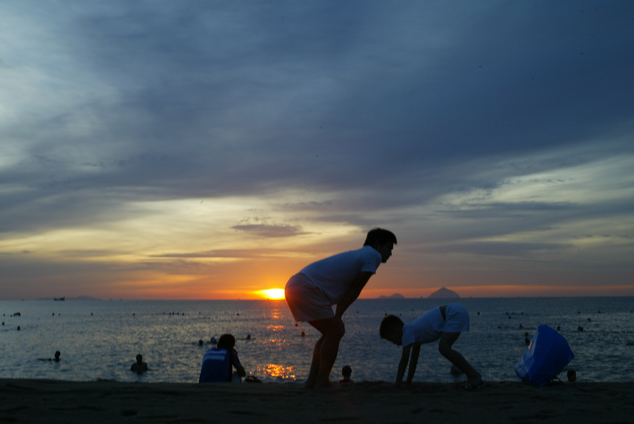 Canon EOS-1D + Canon EF-S 18-55mm F3.5-5.6 IS sample photo. Father and son photography