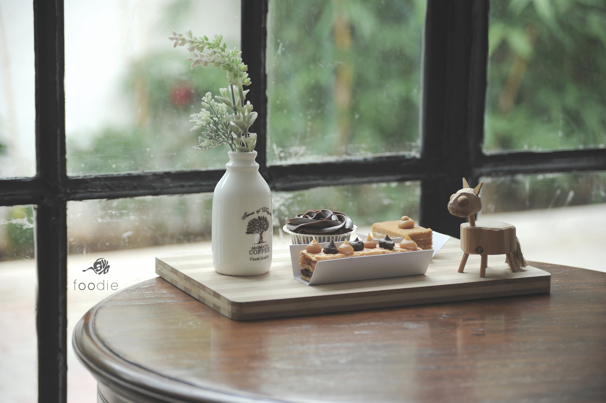 AF Zoom-Nikkor 28-105mm f/3.5-4.5D IF sample photo. Breakfast off bed photography