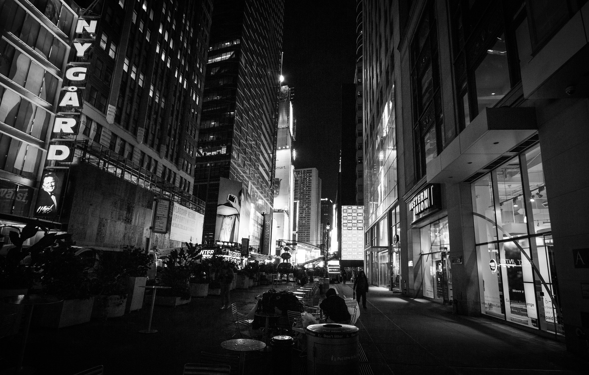 Sigma 10-20mm F4-5.6 EX DC HSM sample photo. Lights ahead photography