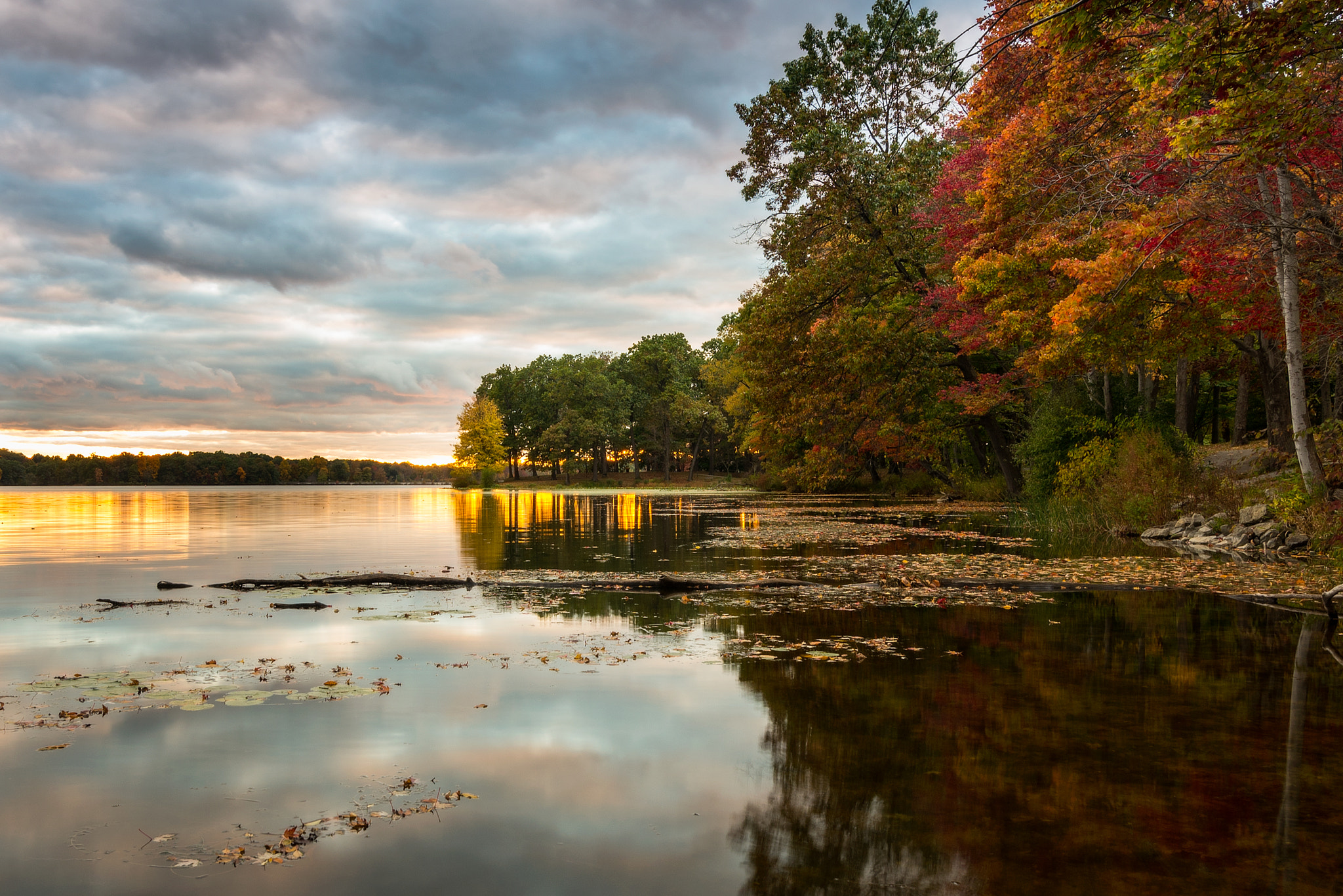 Nikon D610 + Tokina AT-X 17-35mm F4 Pro FX sample photo. Reflections photography