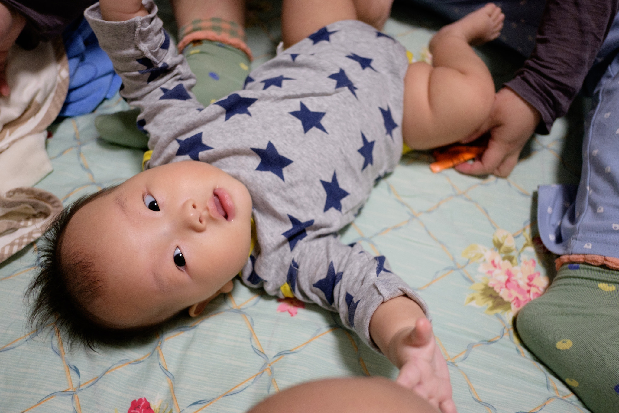 Fujifilm X-E2 + Fujifilm XF 18mm F2 R sample photo. 窝窝你在看爸爸蛮，wowo are u looking at papa photography