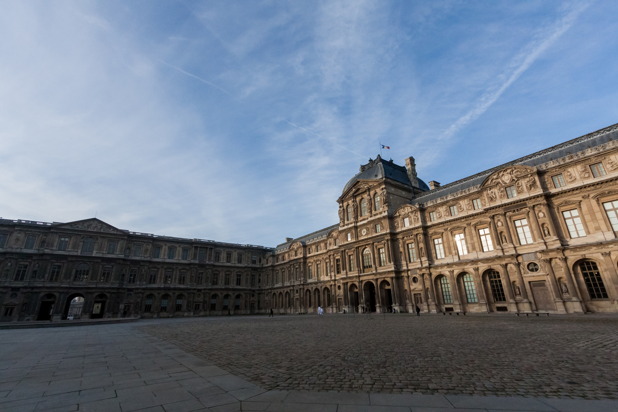 Canon EOS 450D (EOS Rebel XSi / EOS Kiss X2) sample photo. L'ouvre, exterior photography