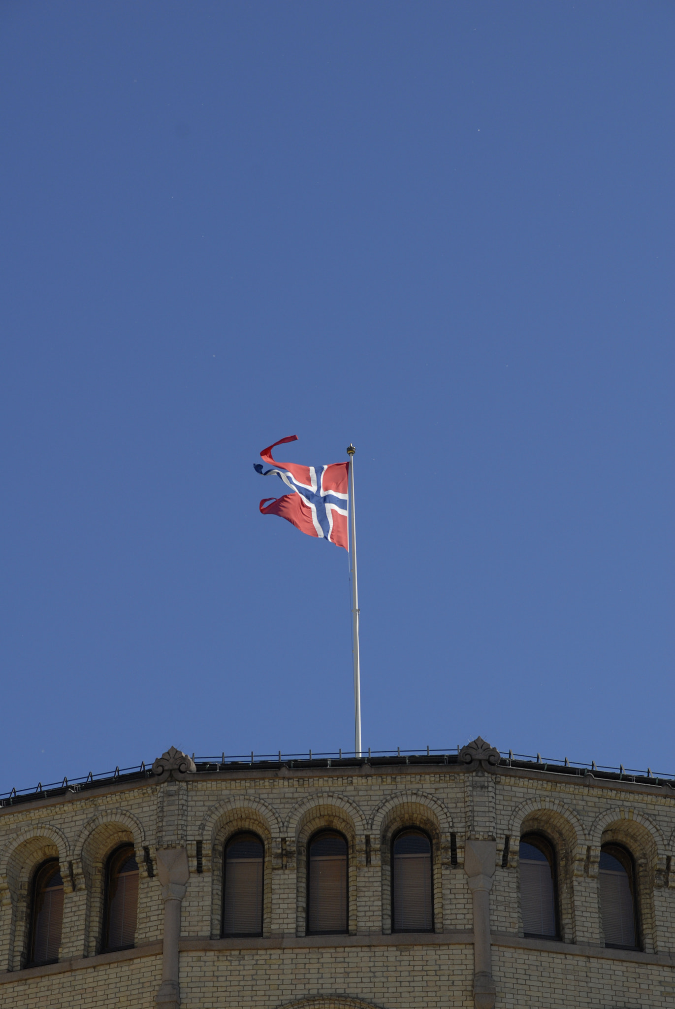 Sigma 17-70mm F2.8-4 DC Macro OS HSM sample photo. Flag photography