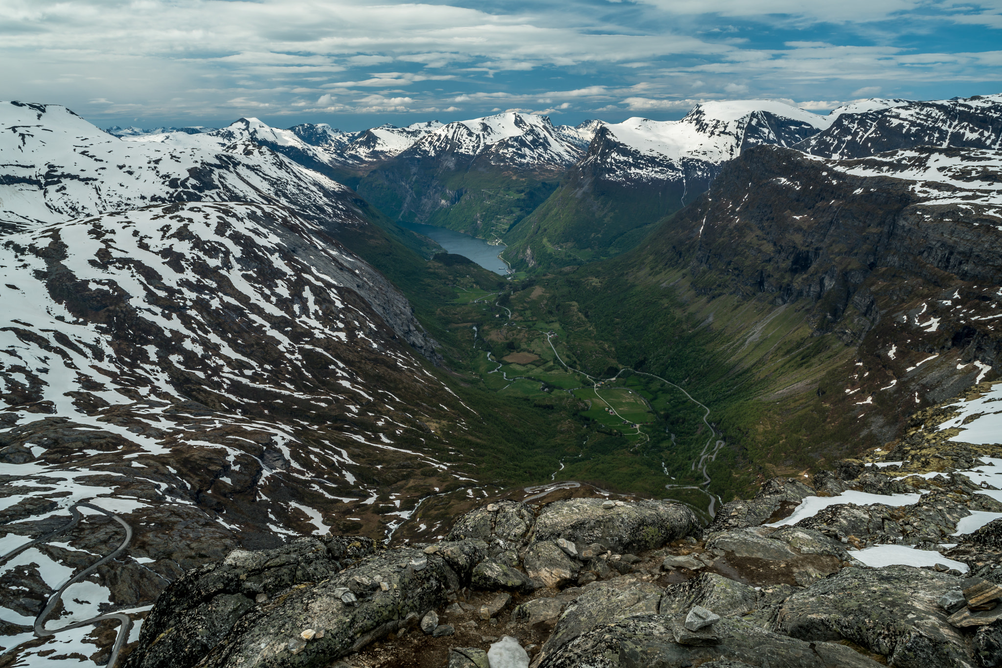 Sony a7R II + Canon TS-E 24mm f/3.5L sample photo. A road with a view photography