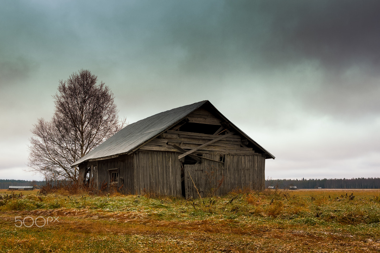 Canon EF-S 24mm F2.8 STM sample photo. Frost on the fields and barns photography