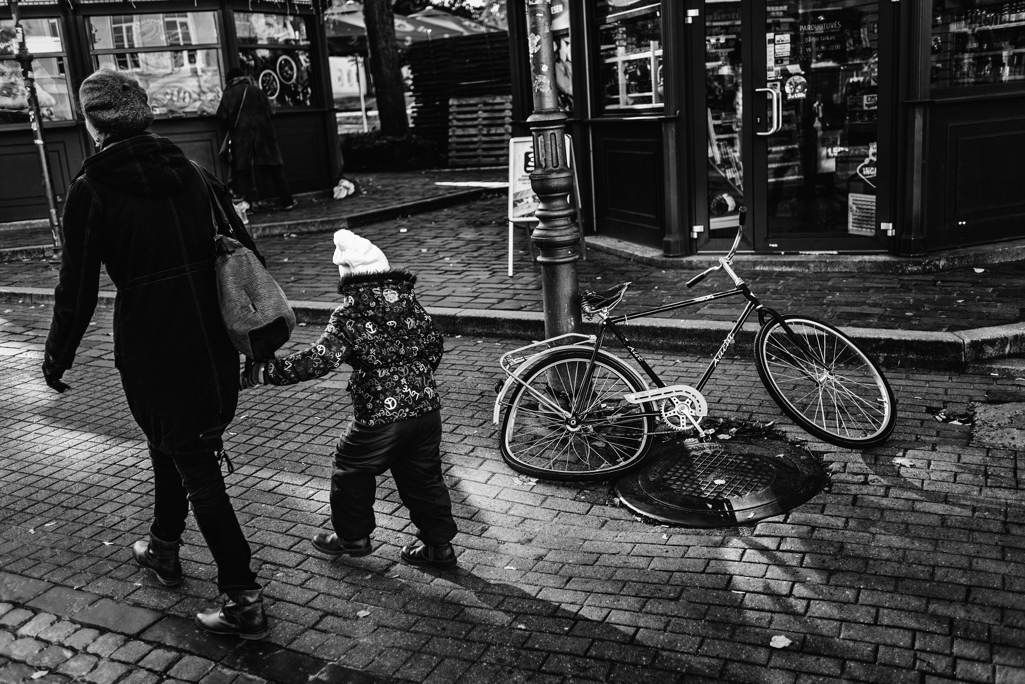 Nikon D610 + Nikon AF Nikkor 35mm F2D sample photo. Kid+dreams+bike photography