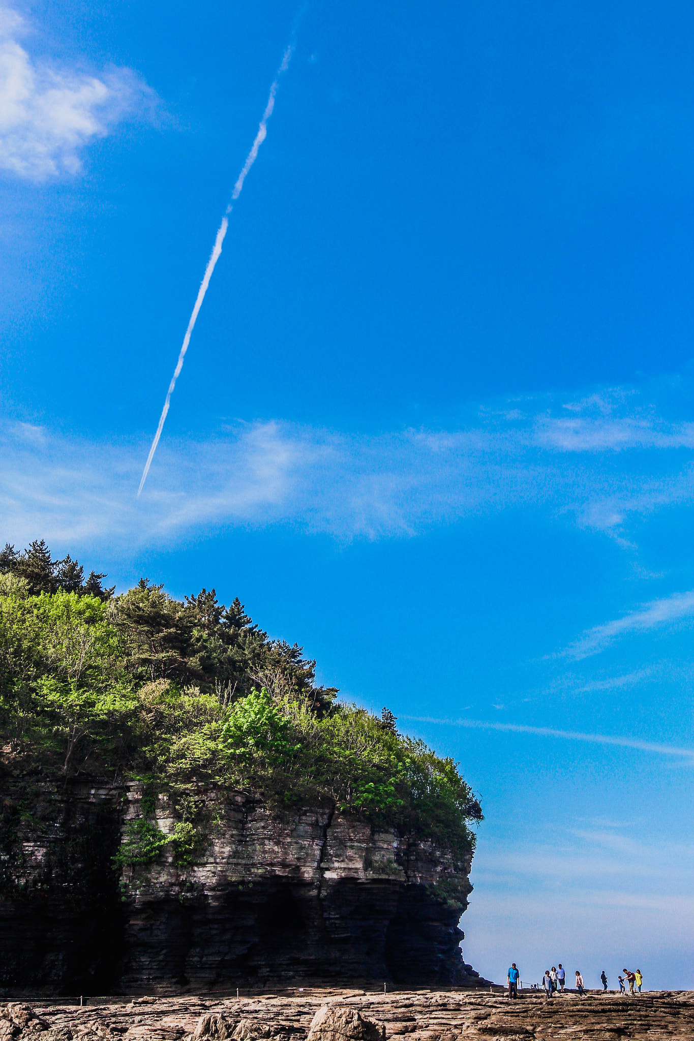Tokina AT-X 12-28mm F4 Pro DX sample photo. Cliff photography
