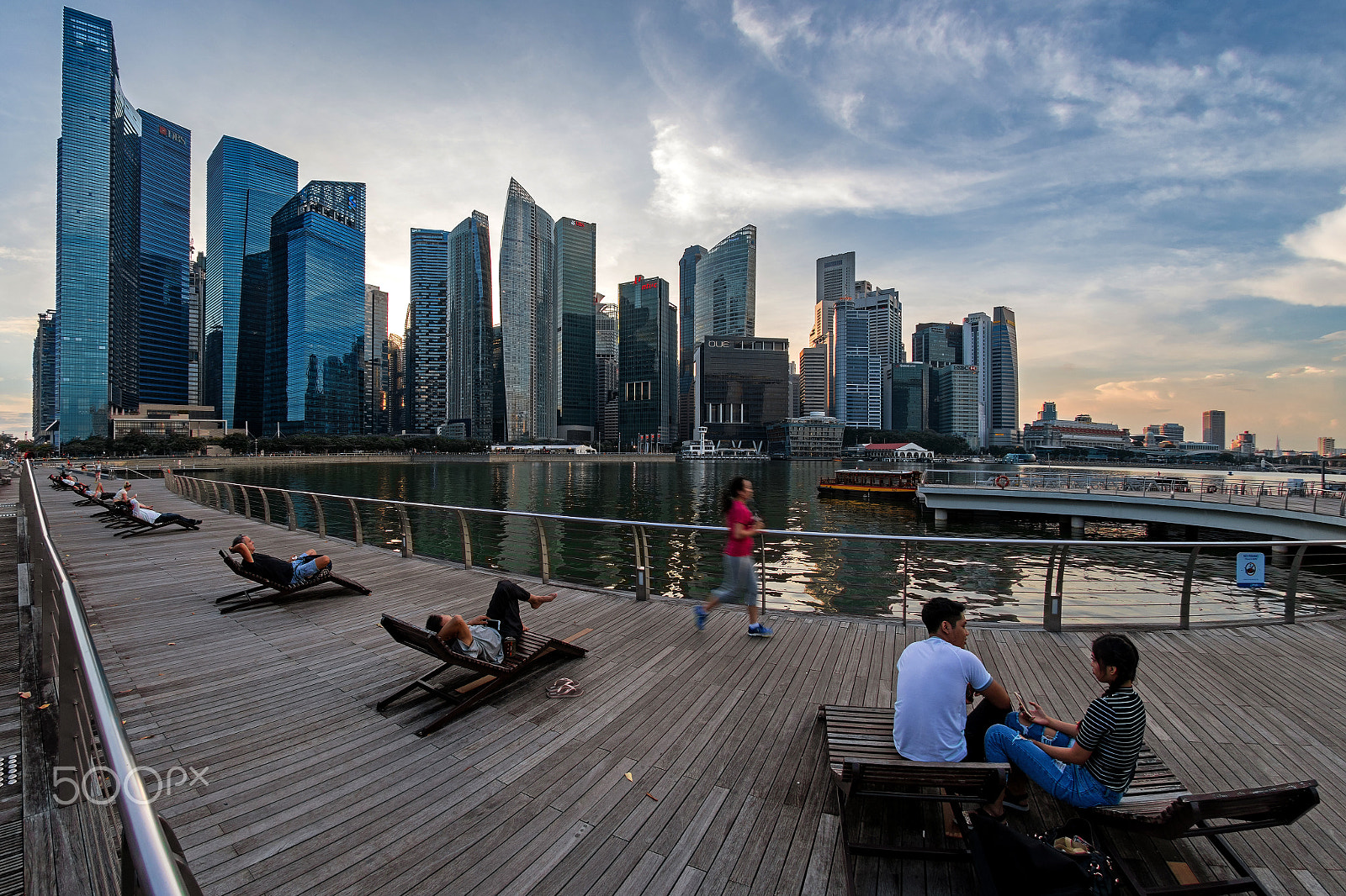 Nikon AF DX Fisheye-Nikkor 10.5mm F2.8G ED sample photo. Relax in the city photography
