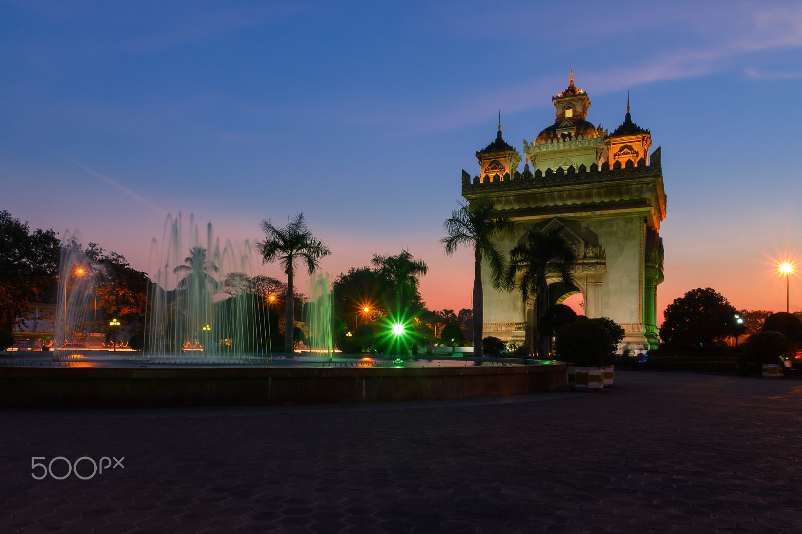Sigma 17-70mm F2.8-4 DC Macro OS HSM | C sample photo. Patuxai arch in vientiane, lao photography