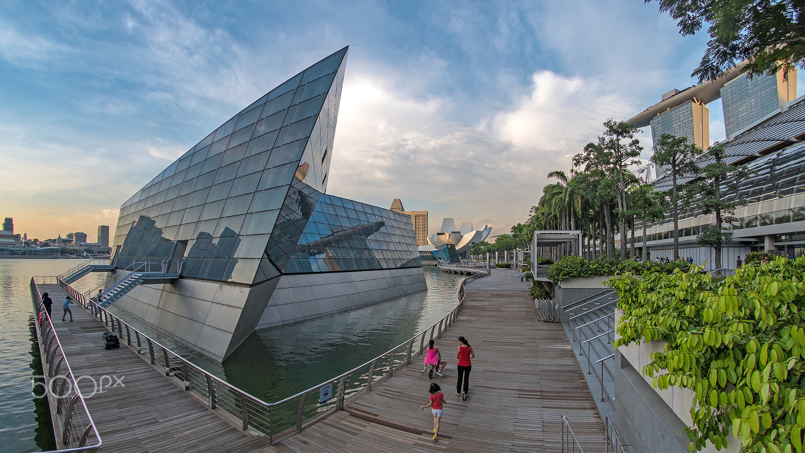 Nikon D500 + Nikon AF DX Fisheye-Nikkor 10.5mm F2.8G ED sample photo. Marina bay sands photography