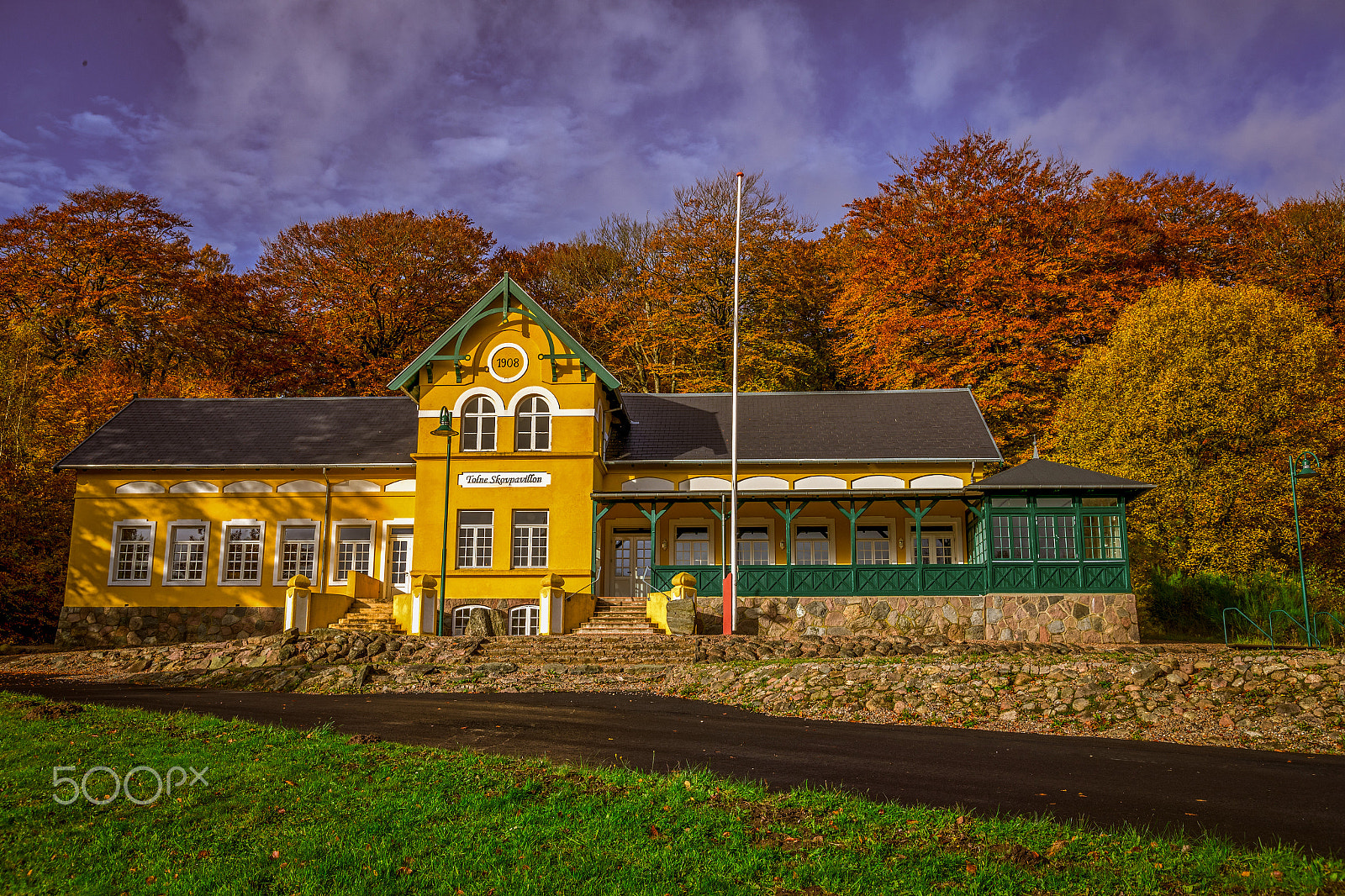 Sigma 24-105mm f/4 DG OS HSM | A sample photo. Tolne skovpavillon photography