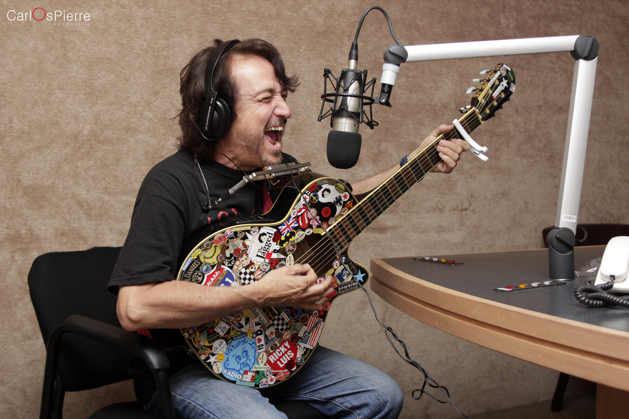 EF28-70mm f/2.8L USM sample photo. Ricky luis on the radio photography