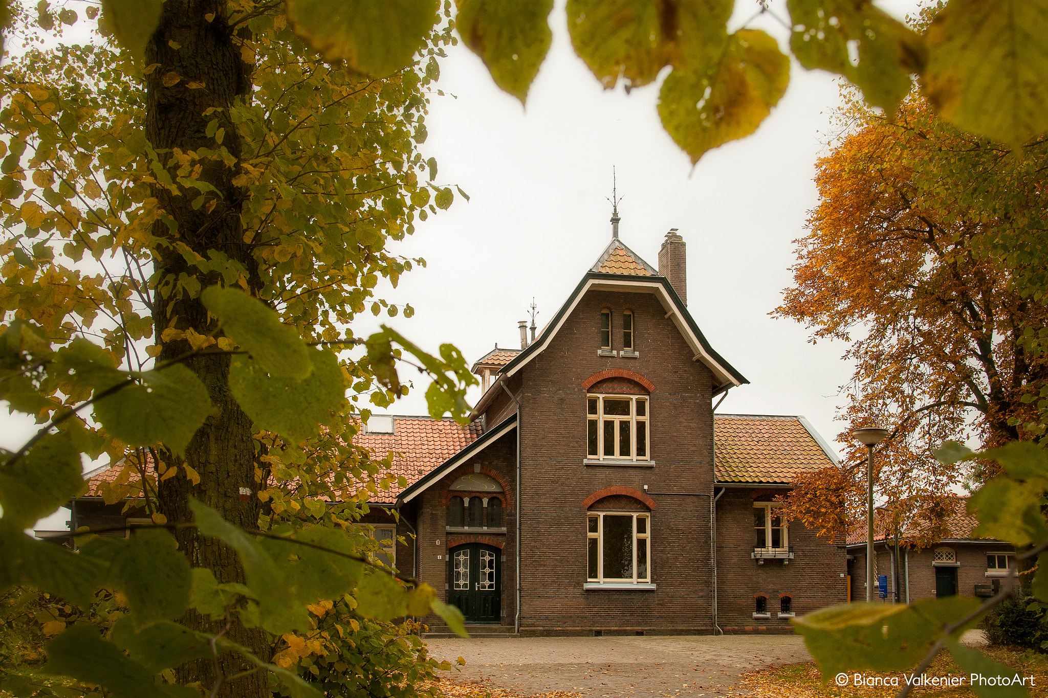 Canon EF 28-300mm F3.5-5.6L IS USM sample photo. Former railwaystation hemmen-dodewaard photography