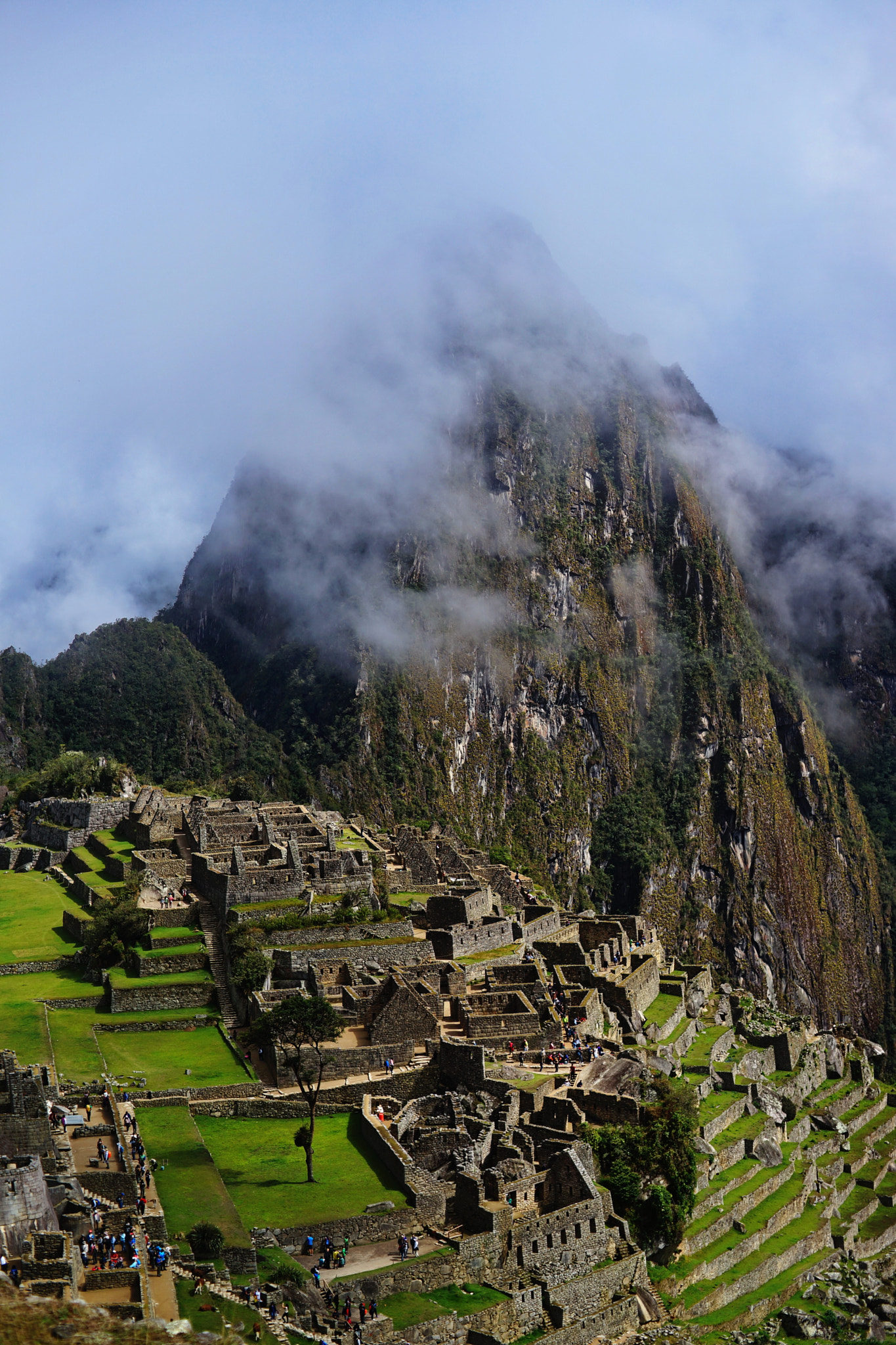 Sony a99 II sample photo. Cloudy machu photography