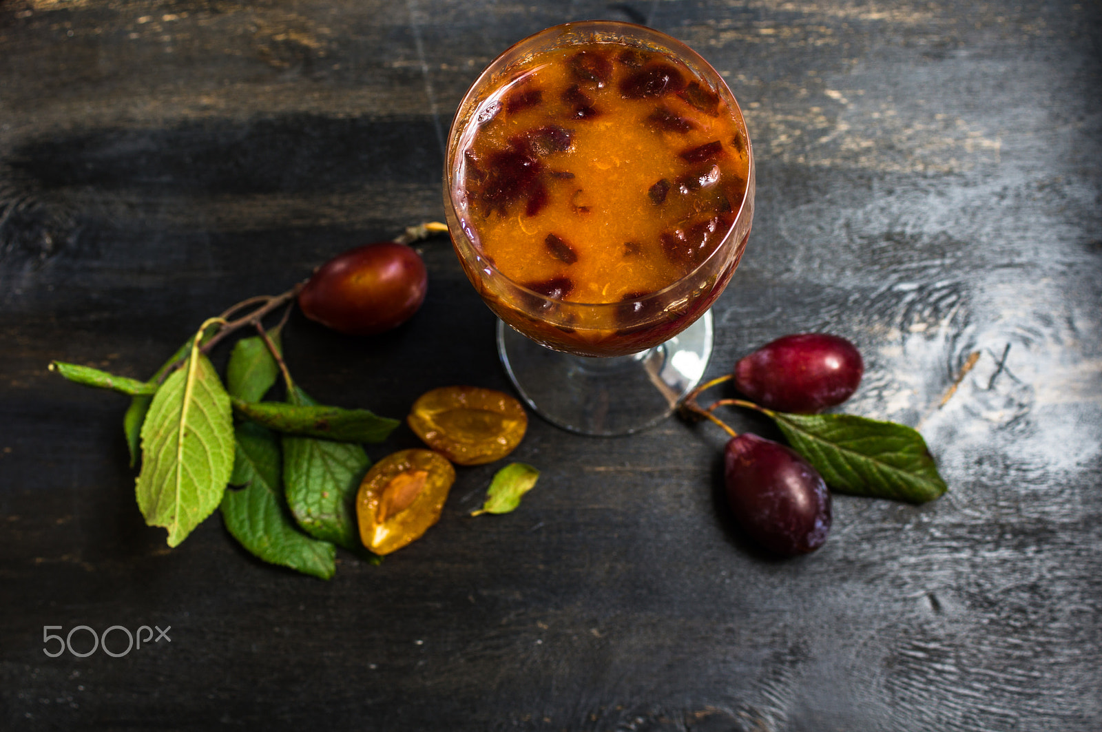 Sony SLT-A55 (SLT-A55V) + Sony DT 30mm F2.8 Macro SAM sample photo. Plum juice and fresh plums photography