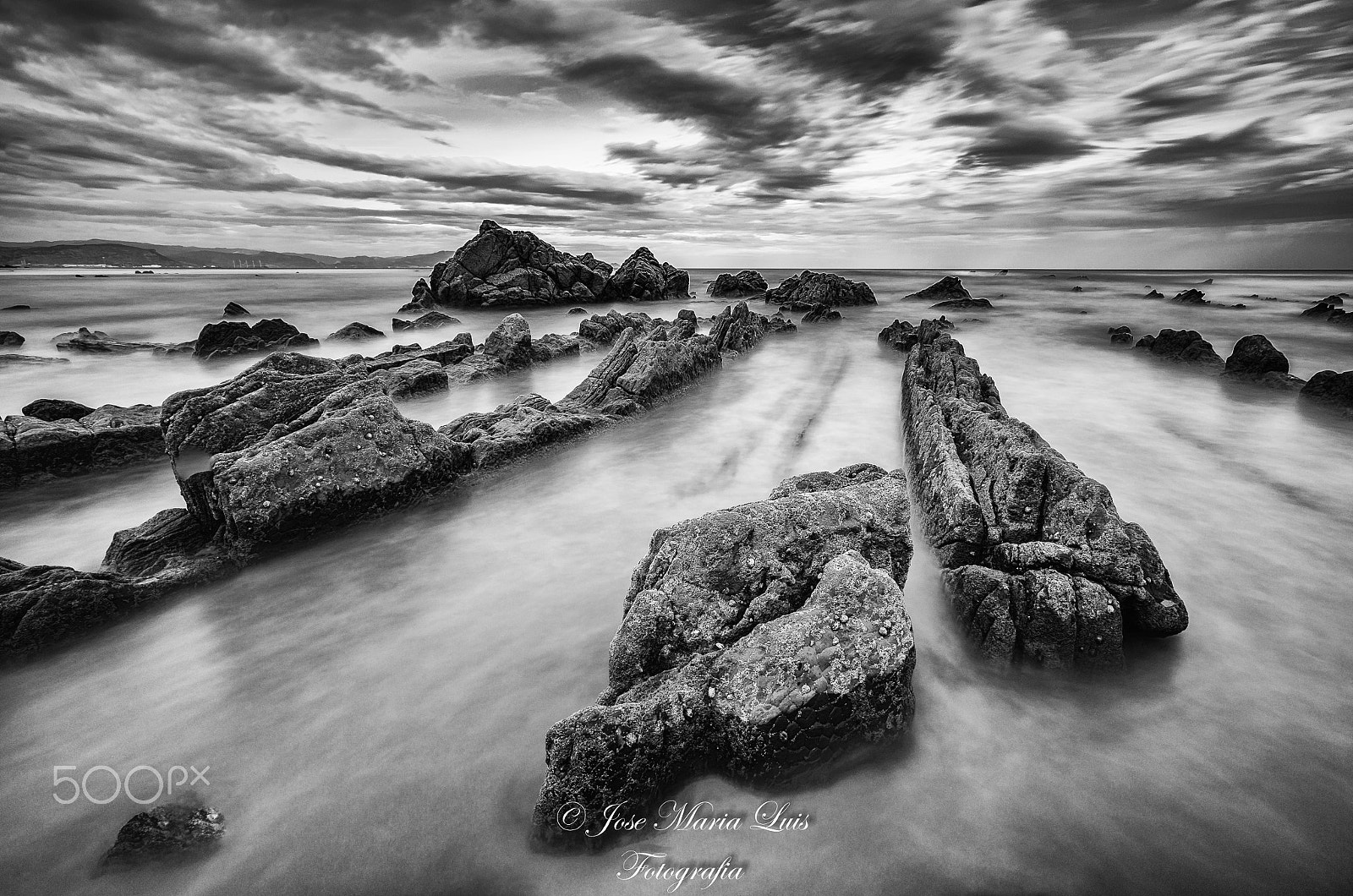 Tokina AT-X Pro 11-16mm F2.8 DX sample photo. Barrika ii b&w photography