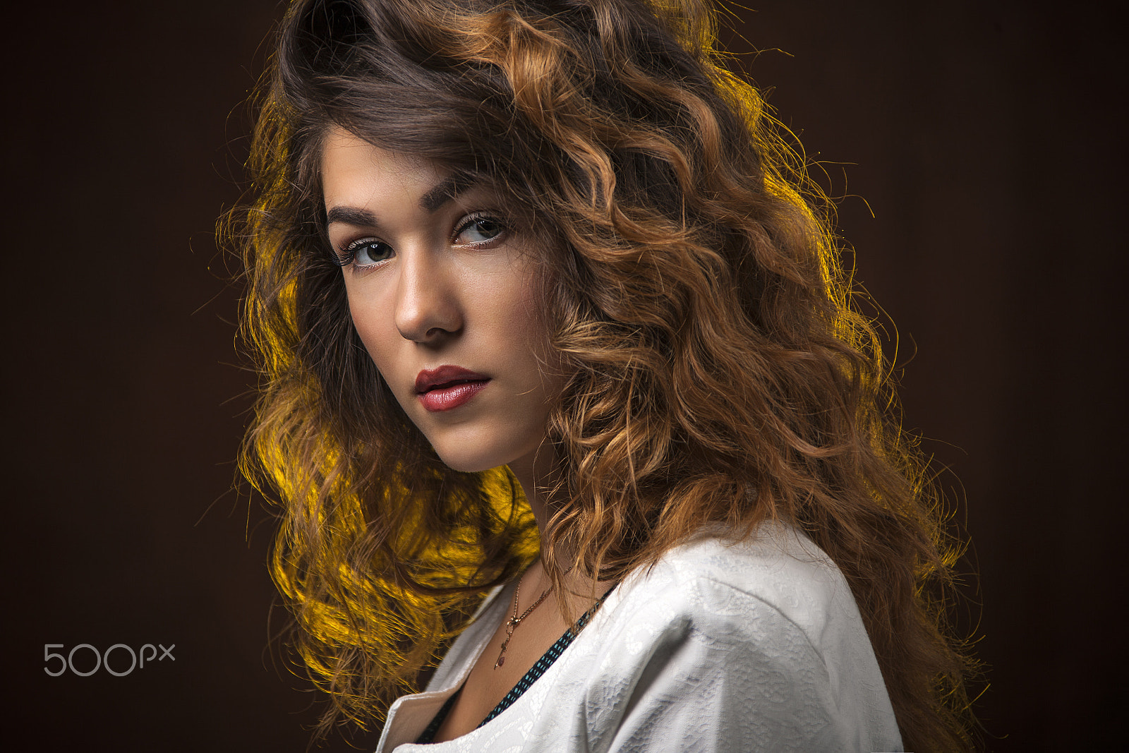 Canon EF 28-300mm F3.5-5.6L IS USM sample photo. Студийный портрет photography