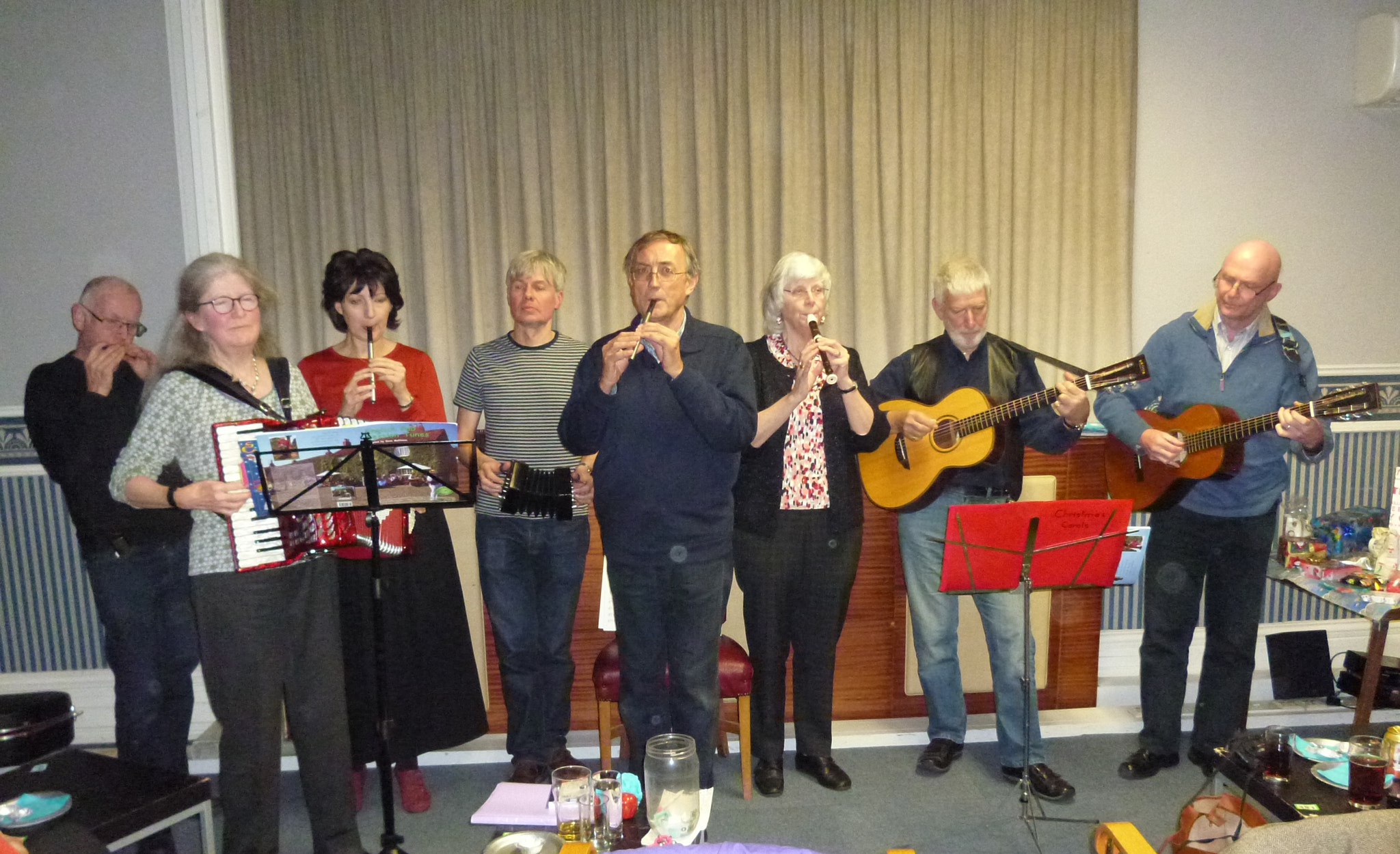 Panasonic DMC-FX77 sample photo. Dorking folk club tunesters xmas a photography