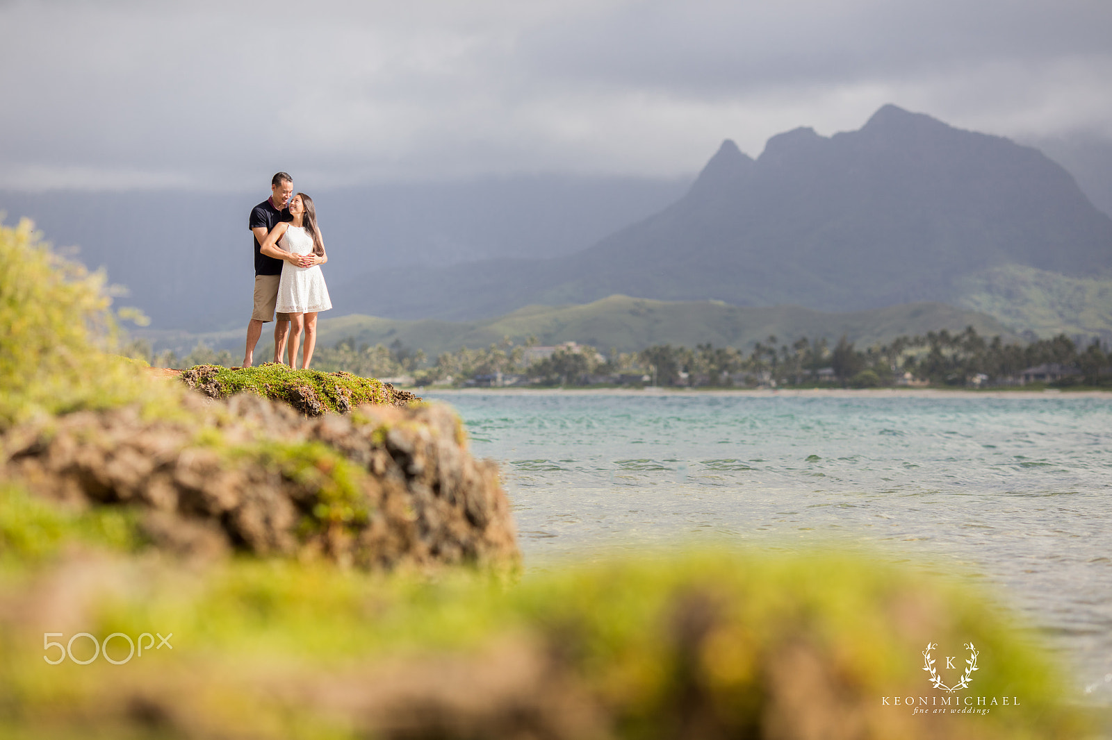 Canon EOS 5DS + Canon EF 135mm F2L USM sample photo. Engagement hawaii photography