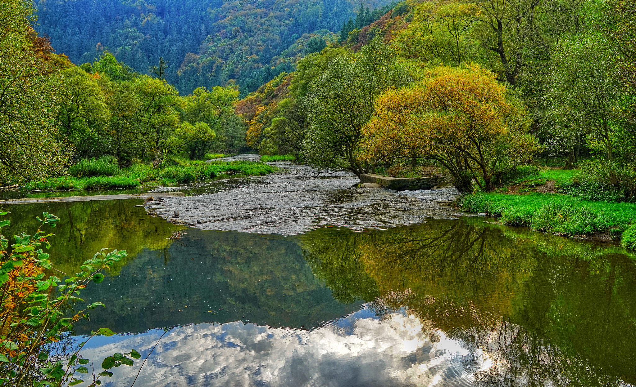 Sony a7R + Sony Vario Tessar T* FE 24-70mm F4 ZA OSS sample photo. Ahrtal bei altenahr photography