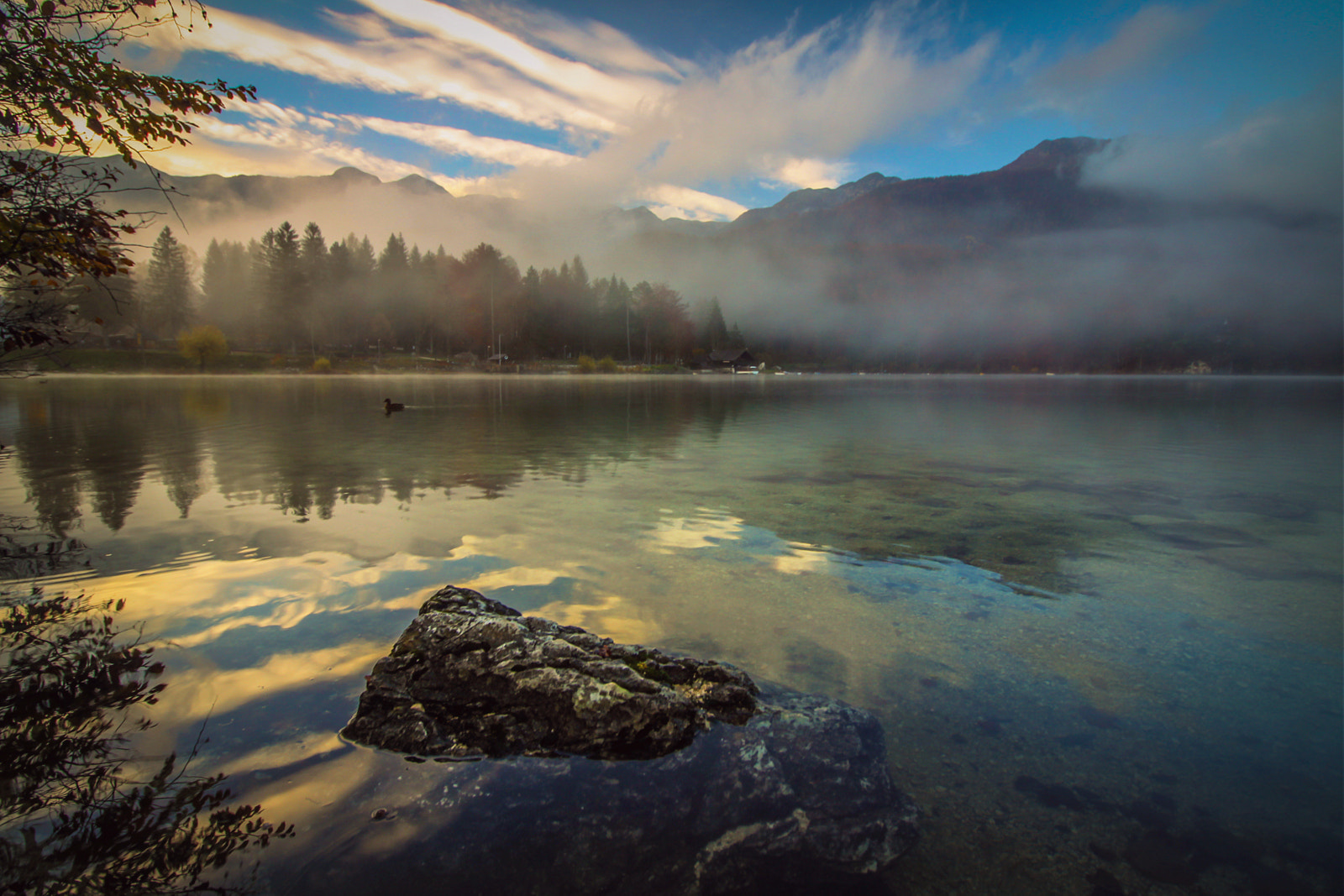 Canon EOS 50D + Canon EF-S 10-18mm F4.5–5.6 IS STM sample photo. Morning by the lake photography