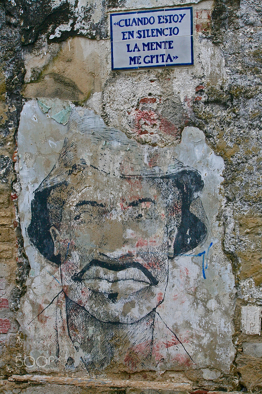 Canon EOS 400D (EOS Digital Rebel XTi / EOS Kiss Digital X) sample photo. Cartagena street art photography