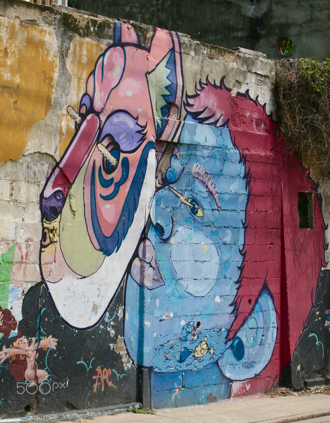 Canon EOS 400D (EOS Digital Rebel XTi / EOS Kiss Digital X) sample photo. Cartagena street art photography