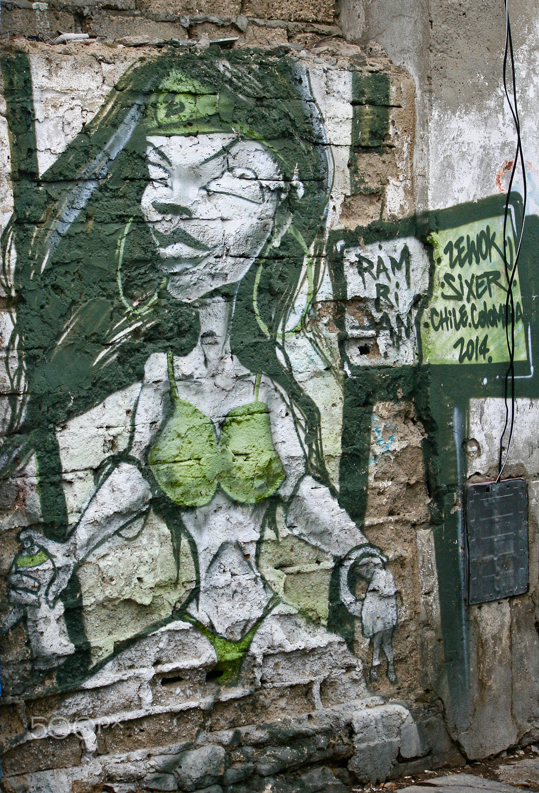 Canon EOS 400D (EOS Digital Rebel XTi / EOS Kiss Digital X) sample photo. Cartagena street art photography