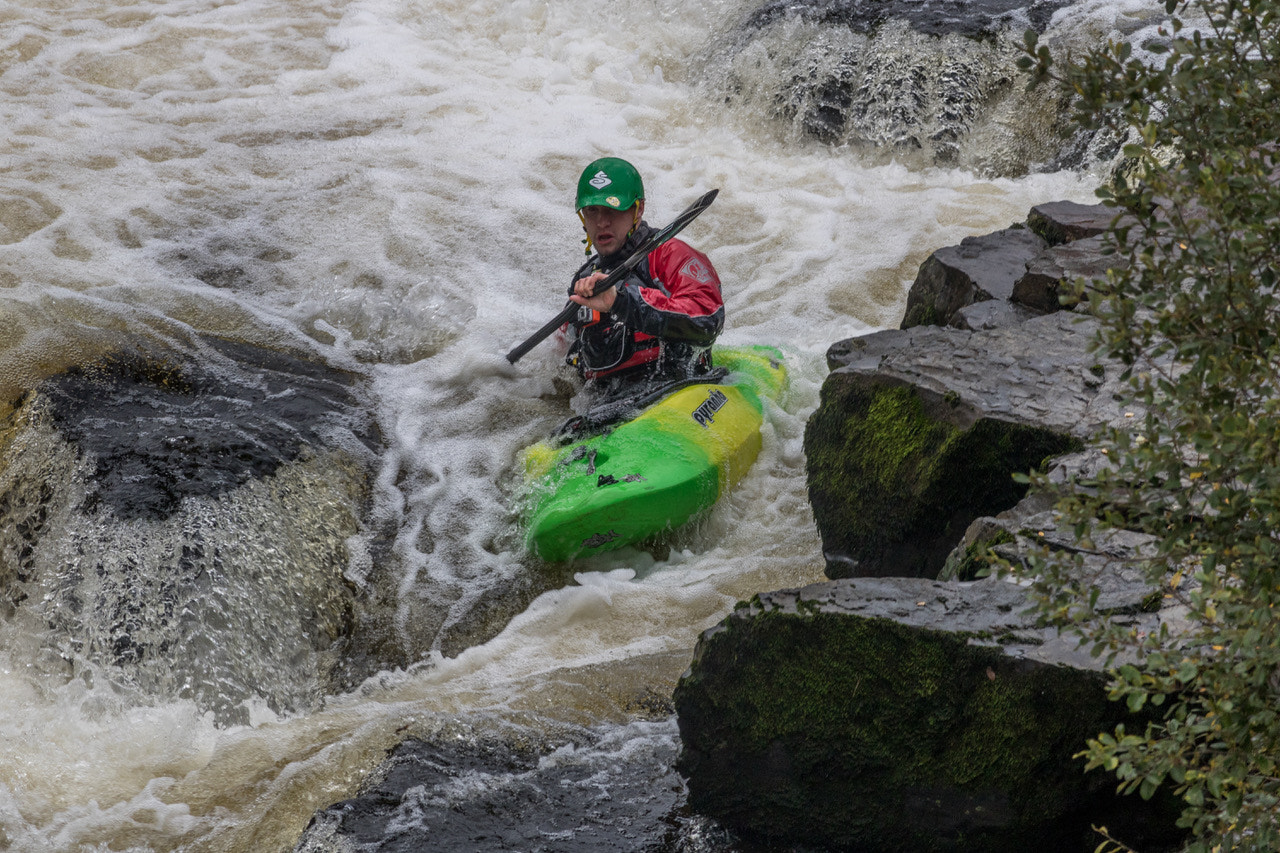 Canon EF-S 55-250mm F4-5.6 IS STM sample photo. Kayaking in llangollen at the weekend photography
