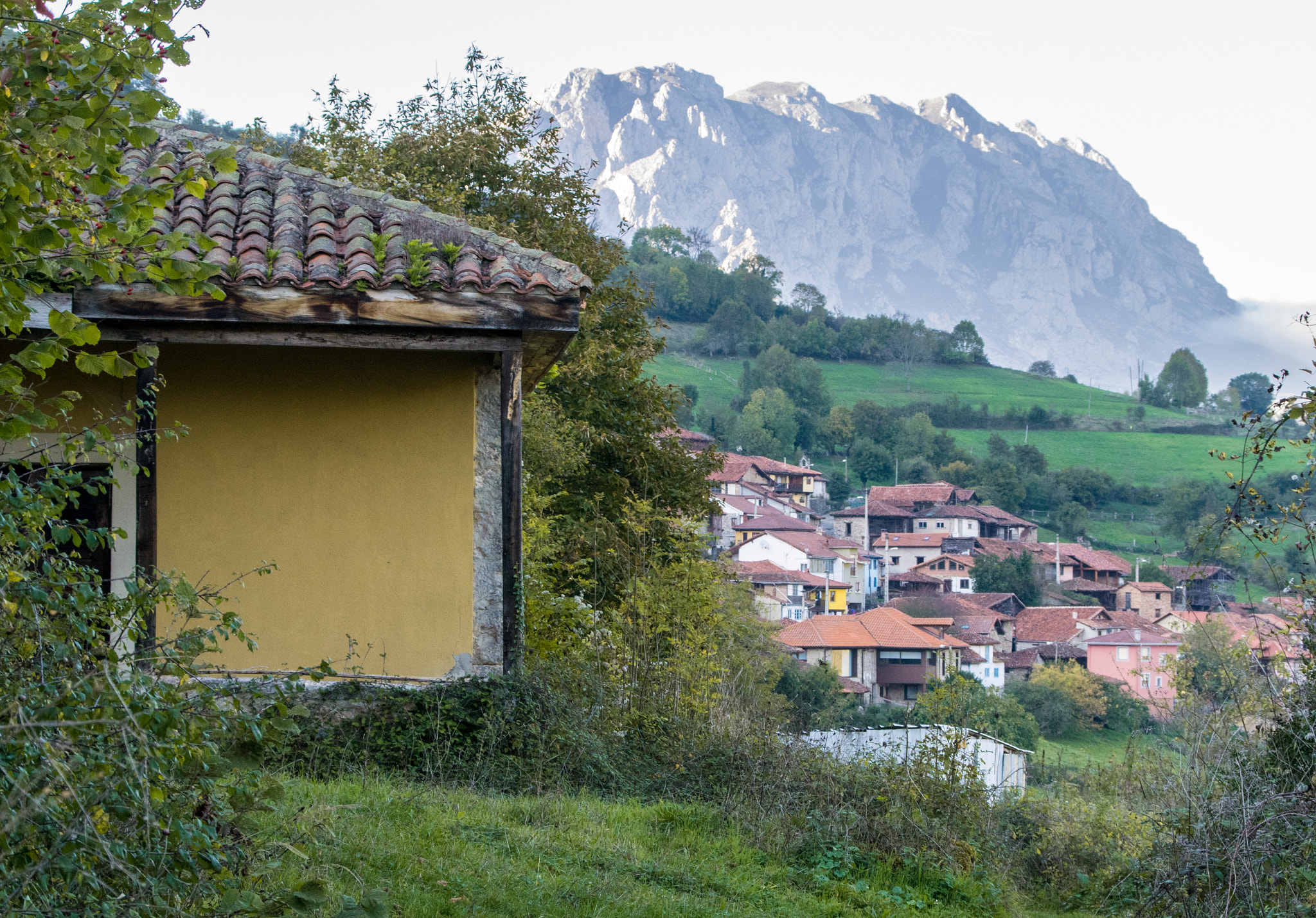 Sigma 28-300mm F3.5-6.3 DG Macro sample photo. Quiros, asturias, spain photography