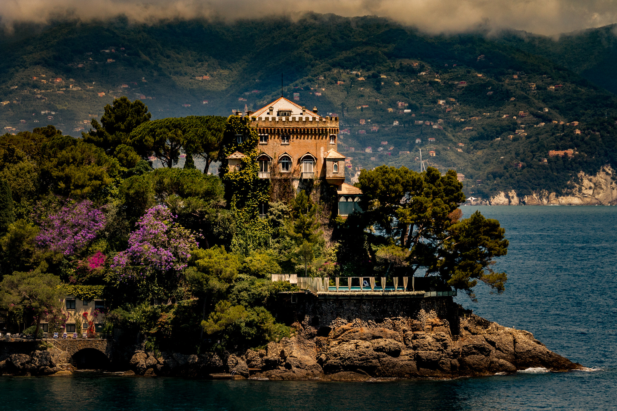 Sigma 24-105mm f/4 DG OS HSM | A sample photo. Castle in italy photography