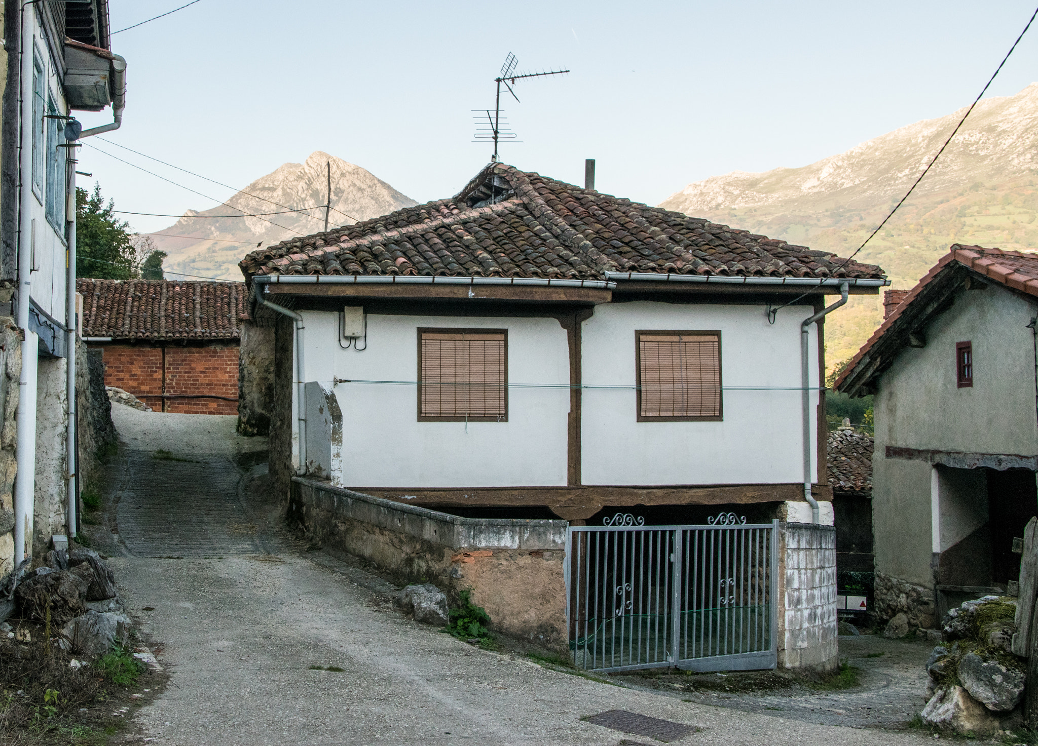 Sigma 28-300mm F3.5-6.3 DG Macro sample photo. Quiros, asturias, spain photography