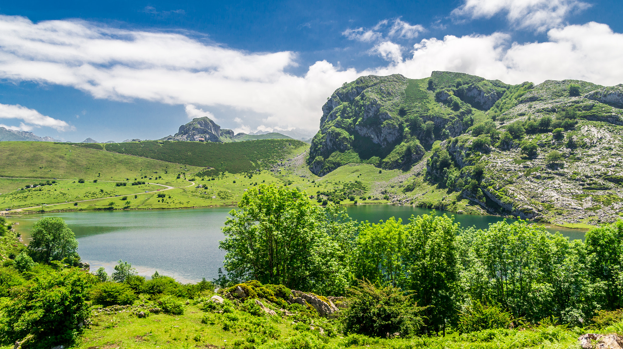 Sony SLT-A33 + Tamron 18-270mm F3.5-6.3 Di II PZD sample photo. Lago enol, asturias  photography