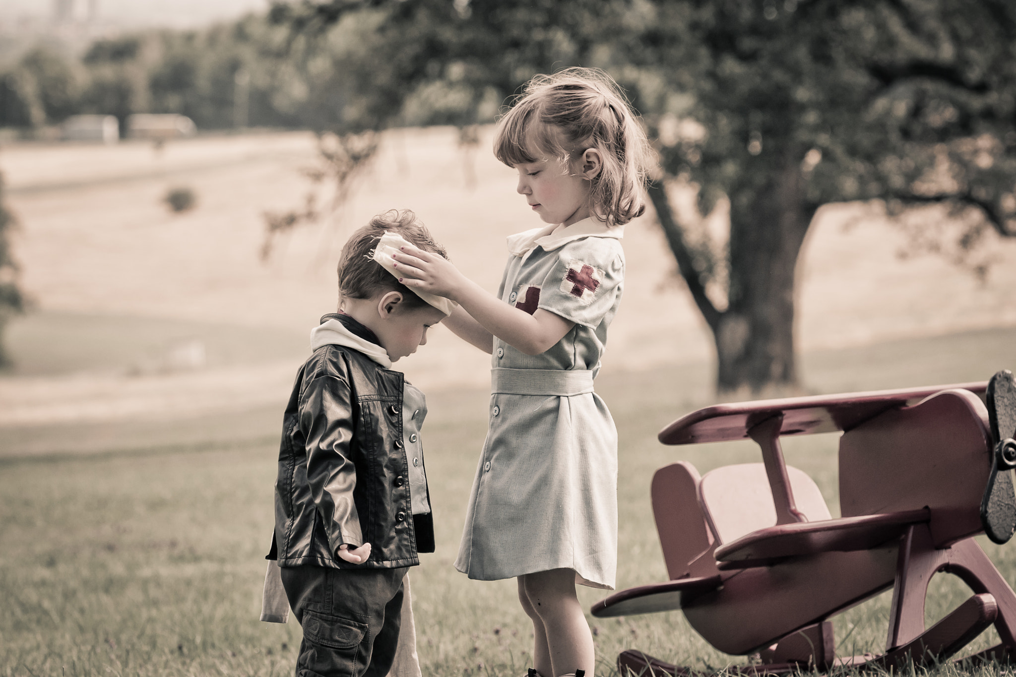 Sony Alpha DSLR-A700 + Minolta/Sony AF 70-200mm F2.8 G sample photo. A nurse's touch photography