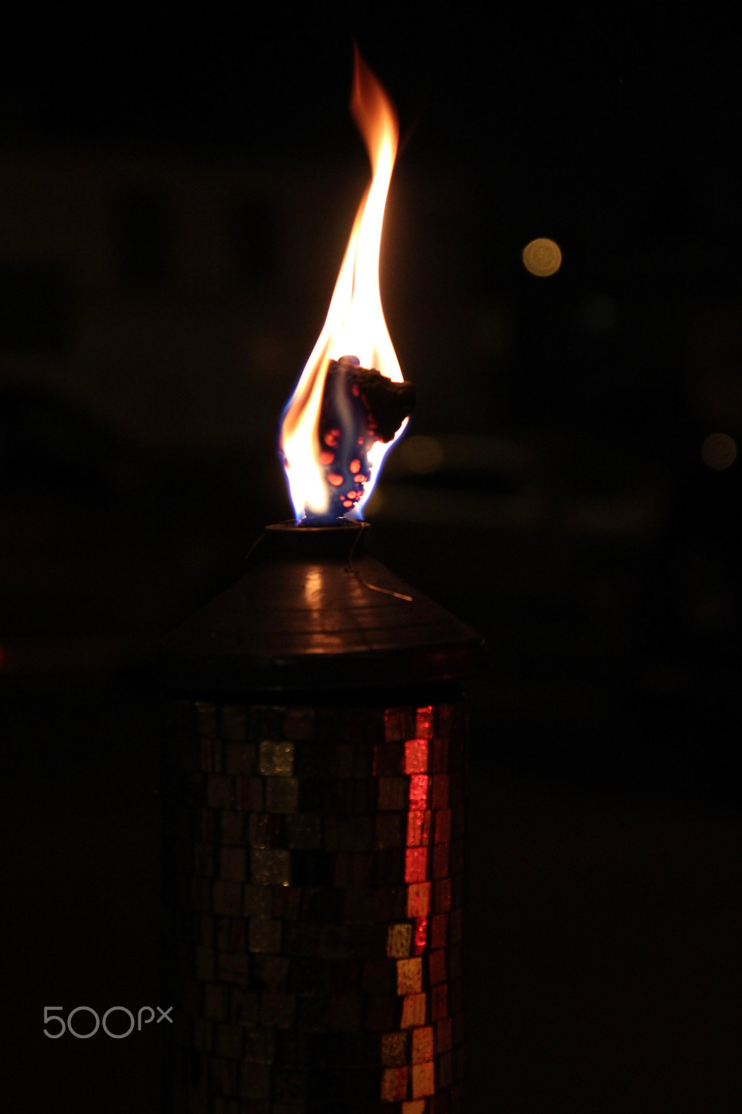 Canon EOS 550D (EOS Rebel T2i / EOS Kiss X4) sample photo. Candle in the wind photography