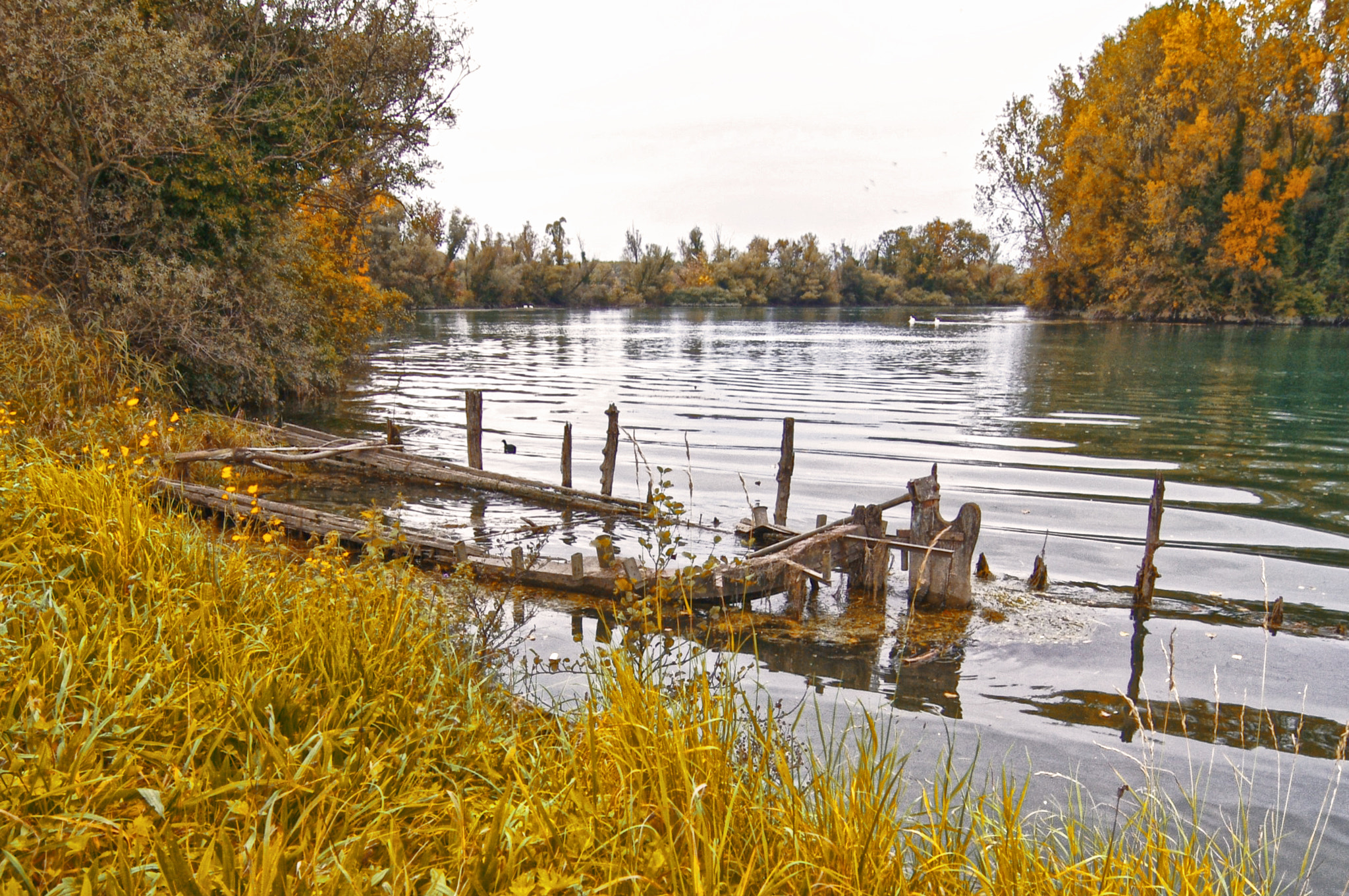 Pentax K-r sample photo. Old boat photography