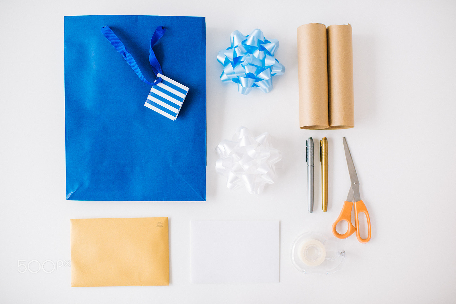 Nikon AF-S Nikkor 35mm F1.4G sample photo. Gift wrapping photography