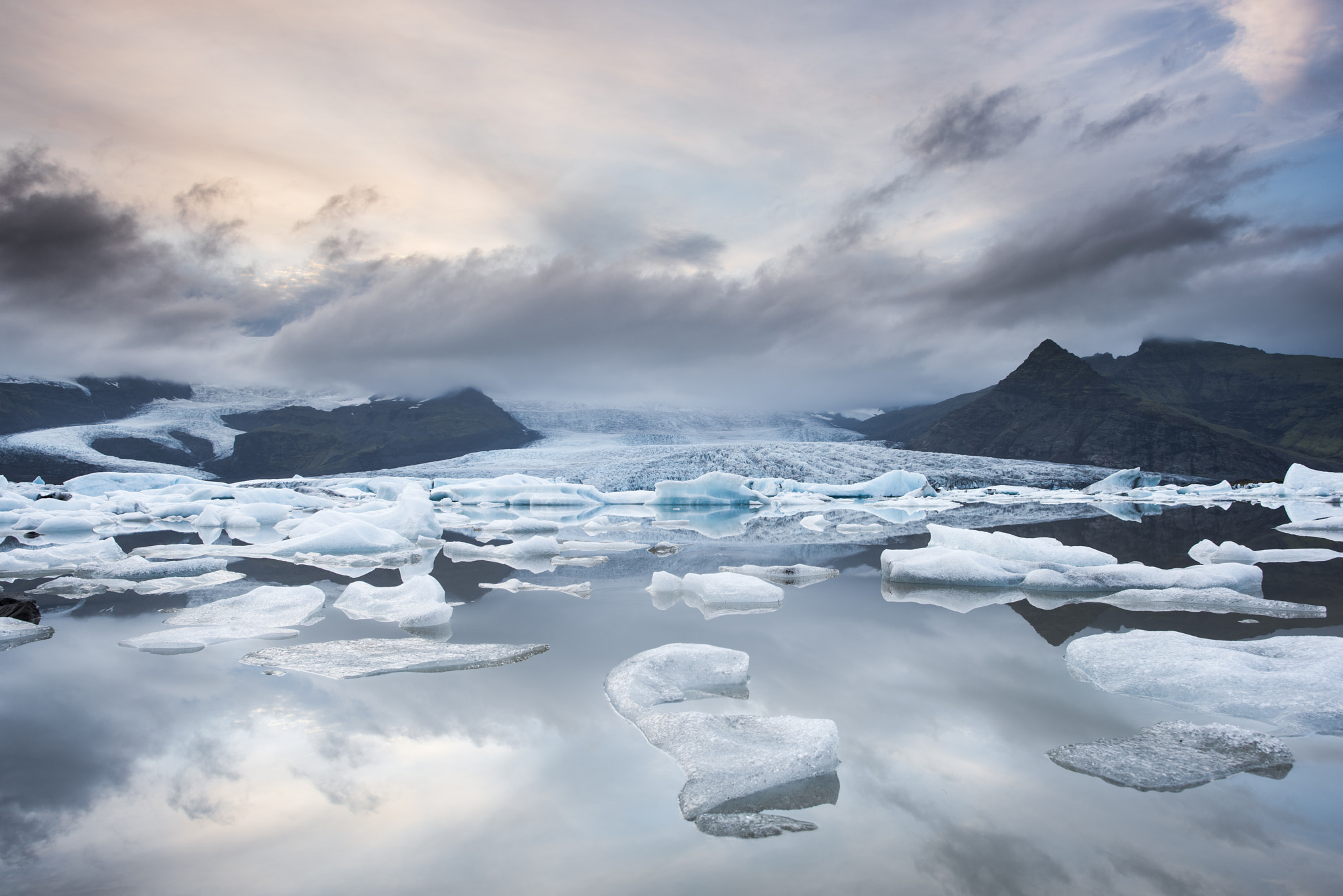 Nikon D810 + Nikon AF-S Nikkor 24mm F1.4G ED sample photo. Glacier lagoon photography