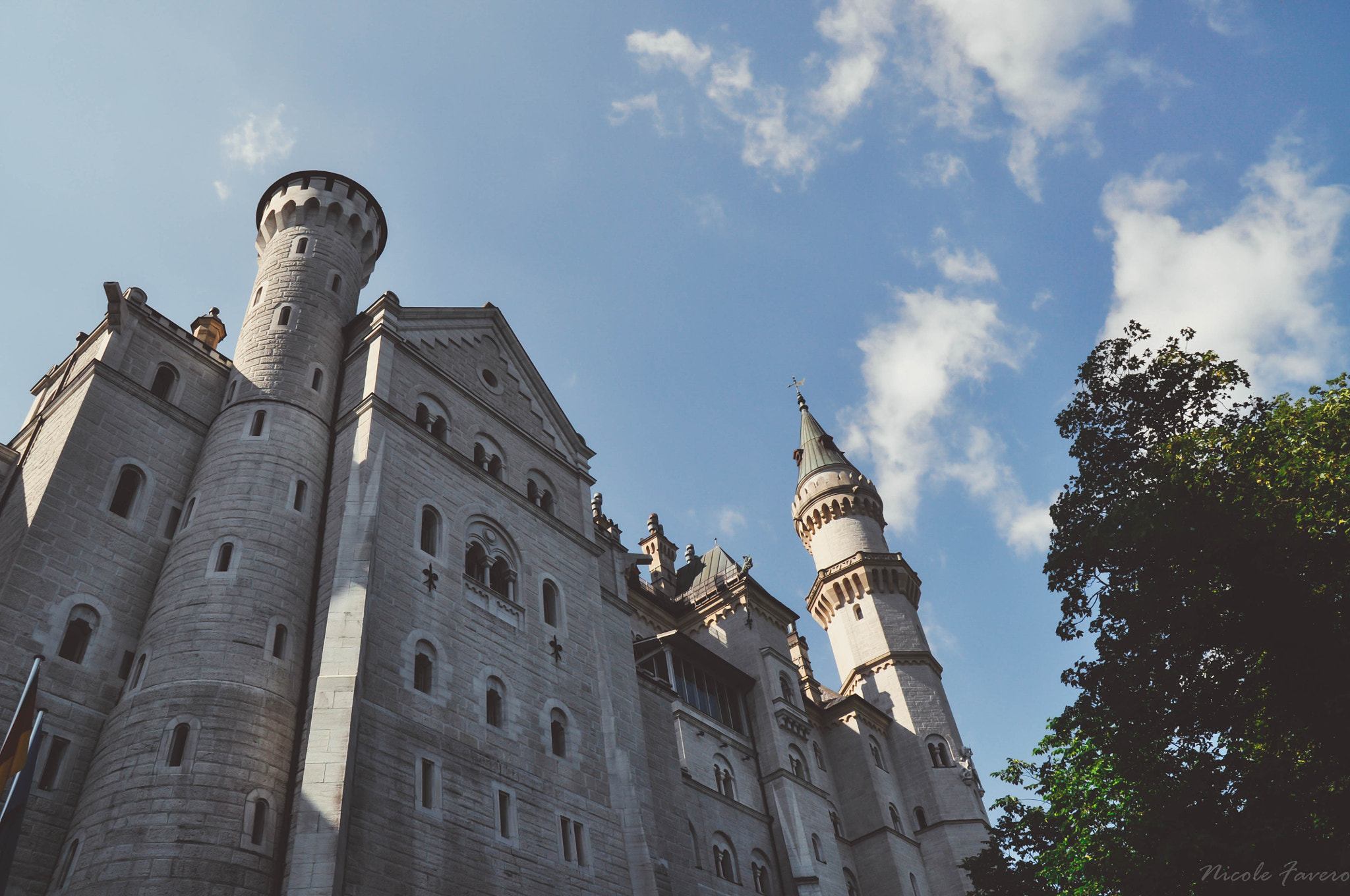 Nikon D5000 sample photo. Under my castle. photography
