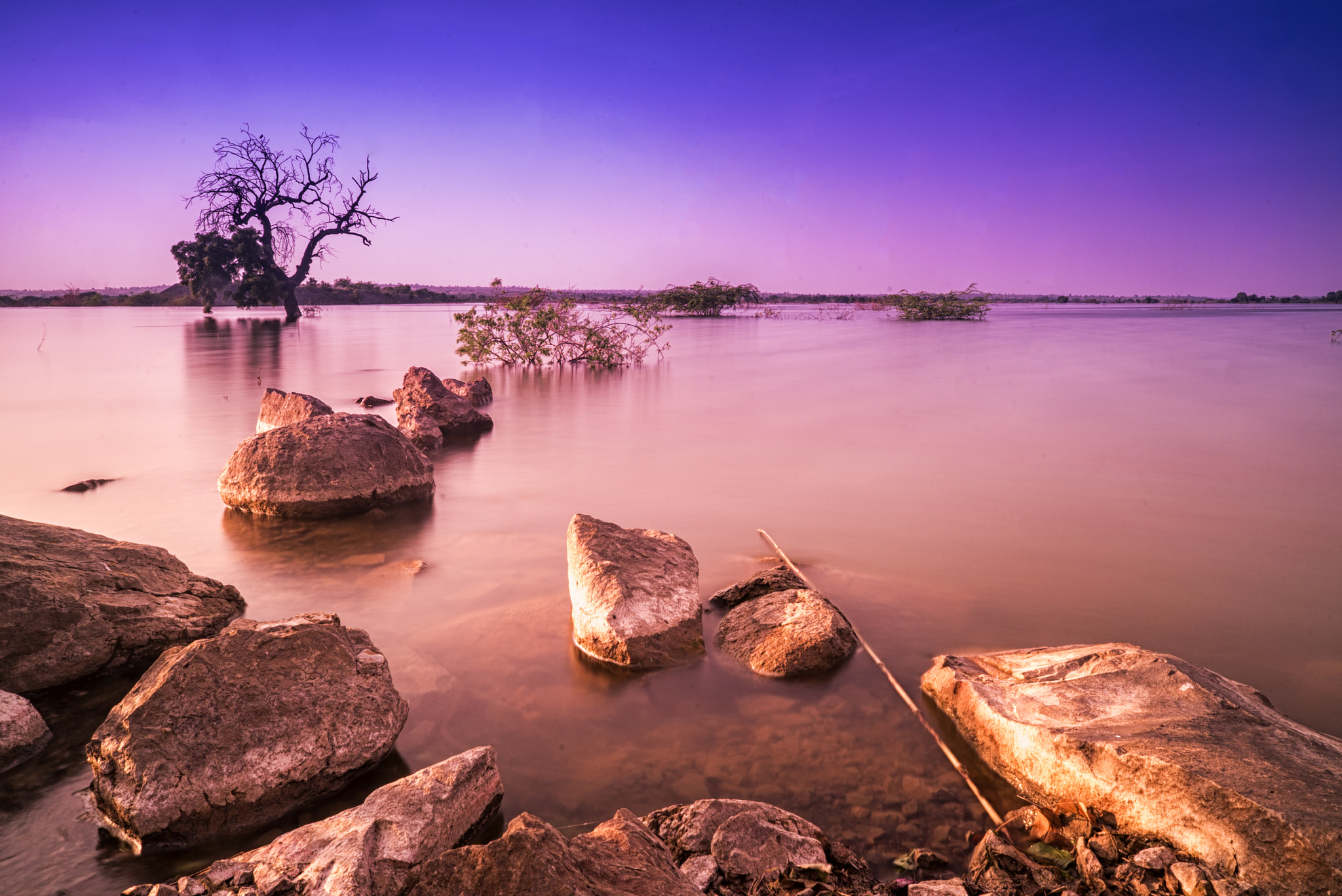 ZEISS Batis 25mm F2 sample photo. Sunset relax at the dam photography
