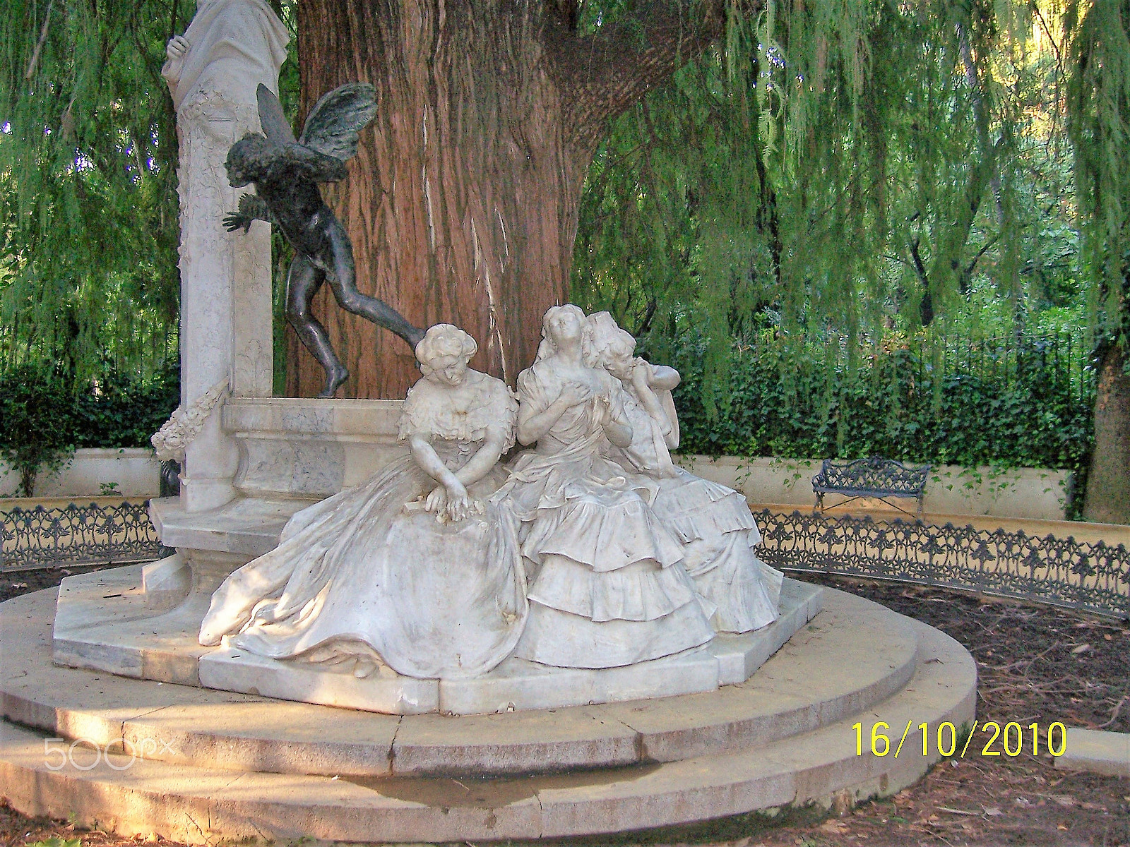 Kodak LS753 ZOOM DIGITAL CAMERA sample photo. Monument to love photography