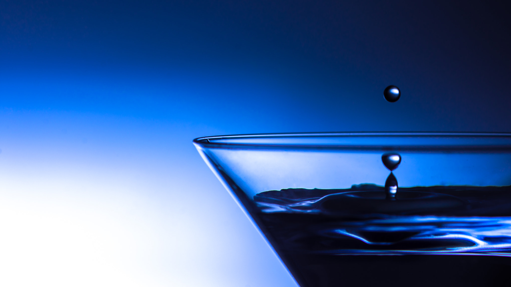 Cosina AF 100mm F3.5 Macro sample photo. Drop! photography