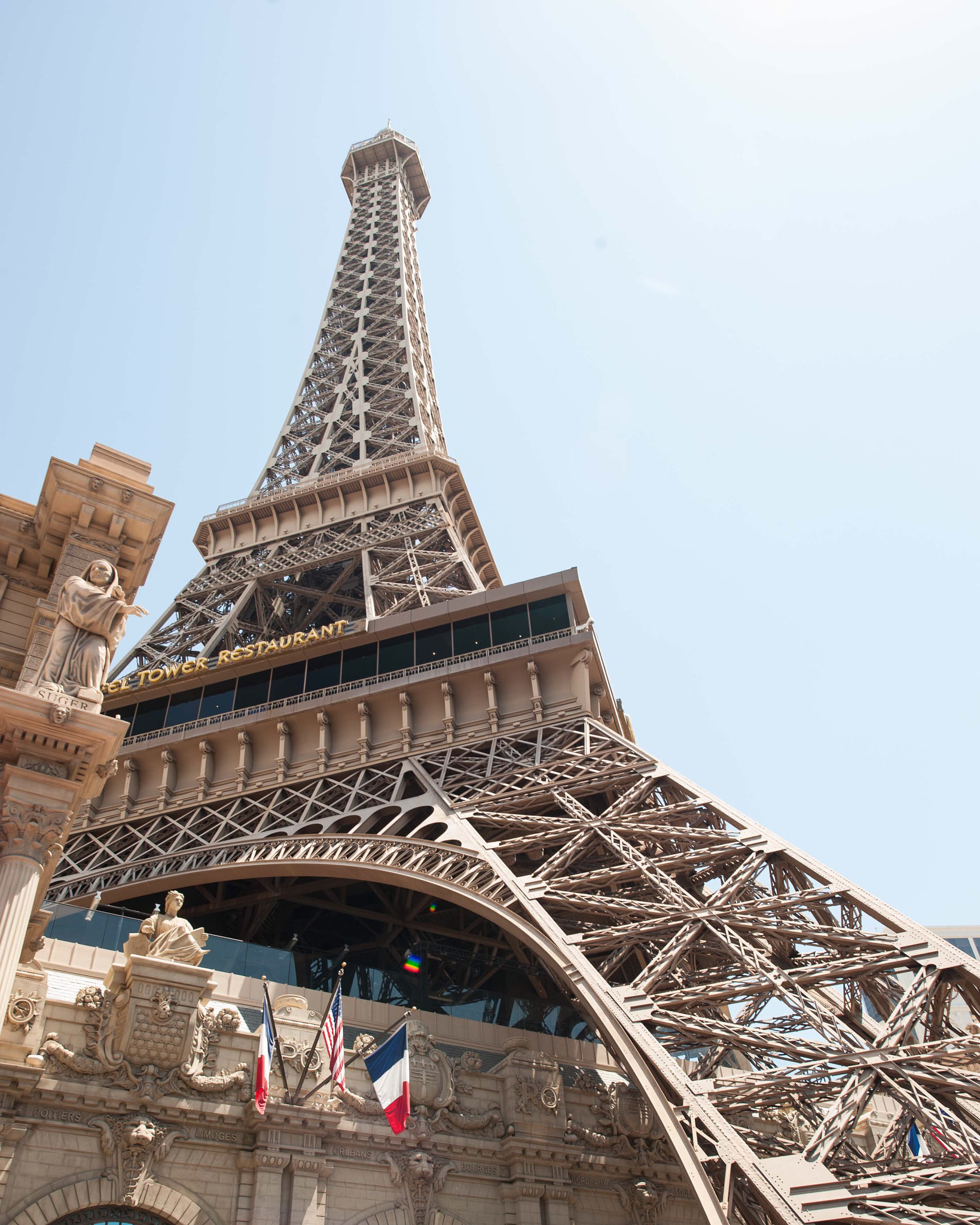 Nikon D700 + Nikon AF-S Nikkor 24mm F1.4G ED sample photo. Eiffel tower las vegas photography