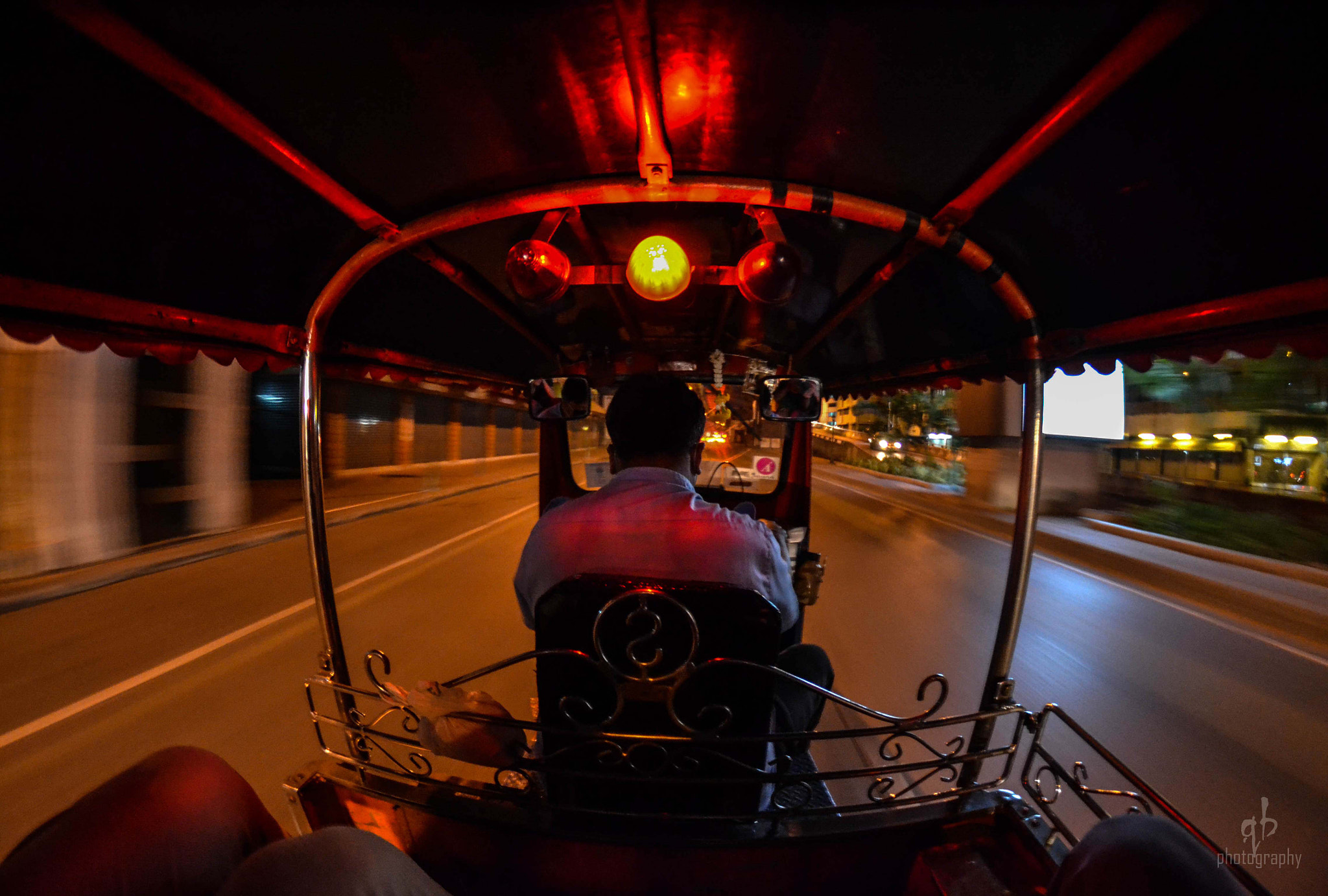 Samyang 8mm F3.5 Aspherical IF MC Fisheye sample photo. Tuk tuk photography