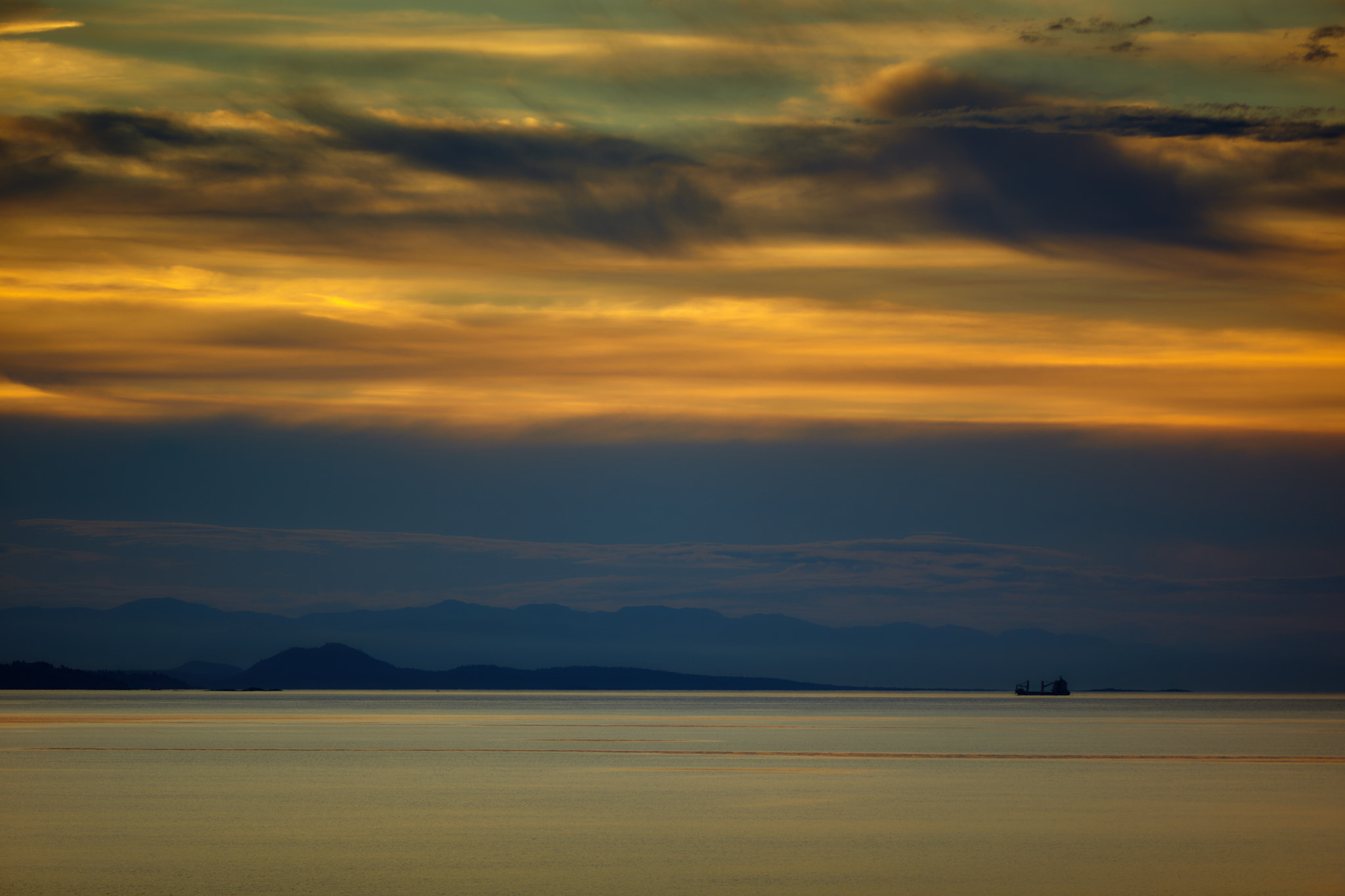Canon EOS 5D Mark II sample photo. Sunrise from the ferry photography