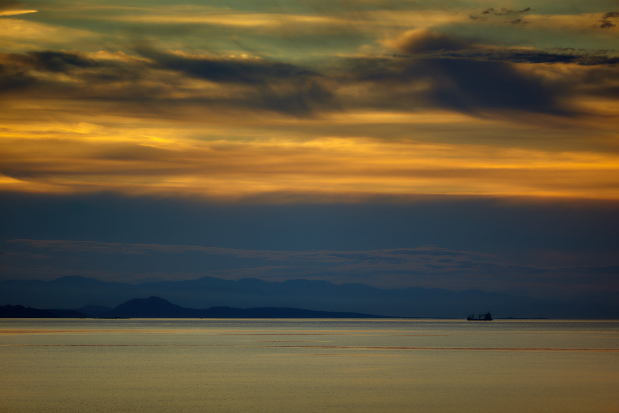 Canon EF 70-200mm F2.8L IS USM sample photo. Sunrise from the ferry photography