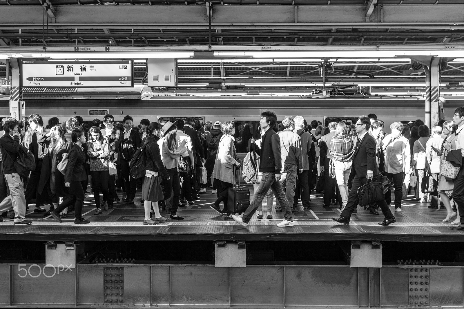 Sigma 30mm F1.4 EX DC HSM sample photo. Morning commute photography