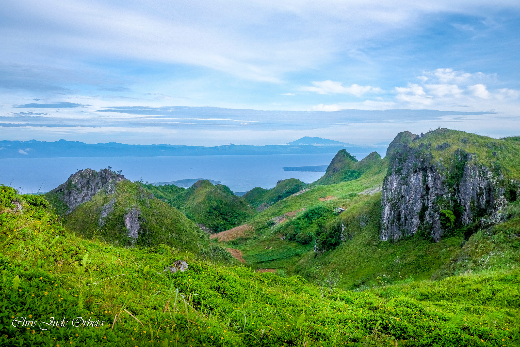 Fujifilm X-E2 + Fujifilm XF 18mm F2 R sample photo. Osmena peak photography