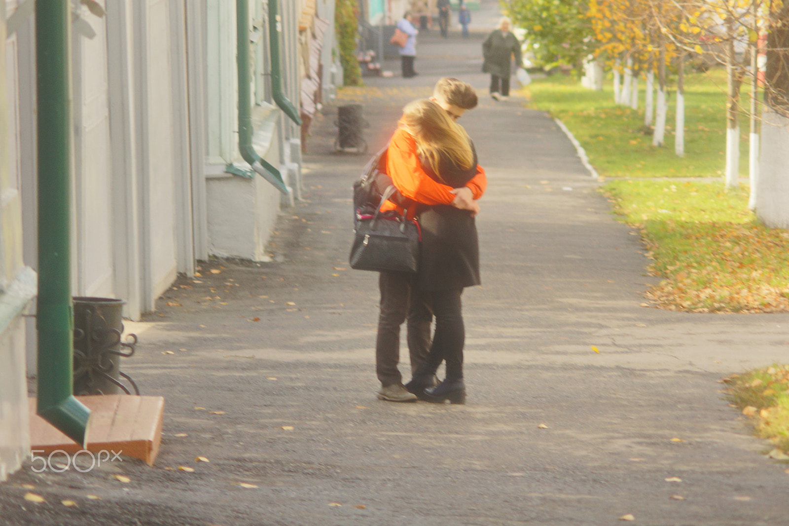Sony Planar T* 85mm F1.4 ZA sample photo. Autumn city - love photography
