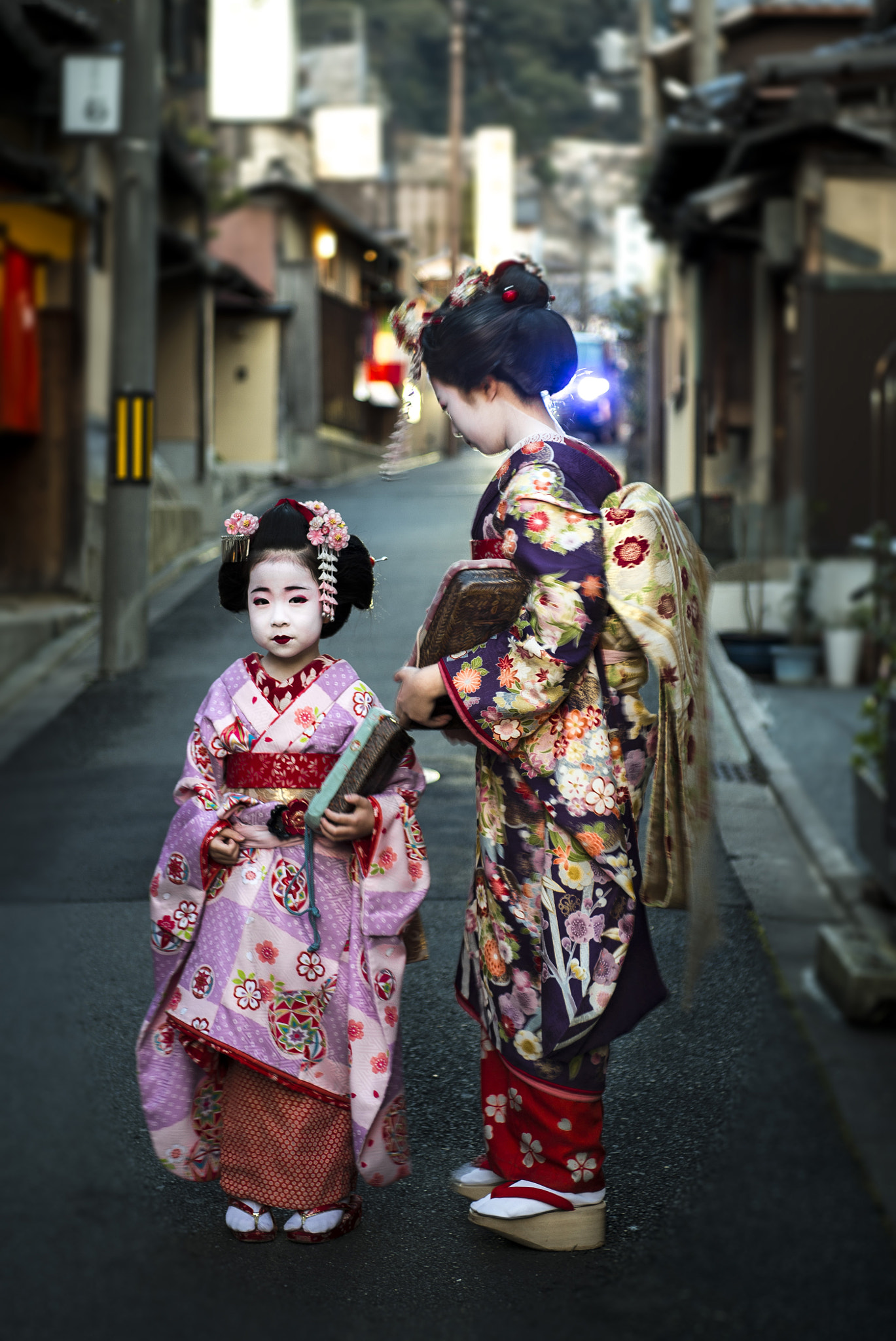 Nikon AF-S Nikkor 24-70mm F2.8E ED VR sample photo. I will be like mom photography